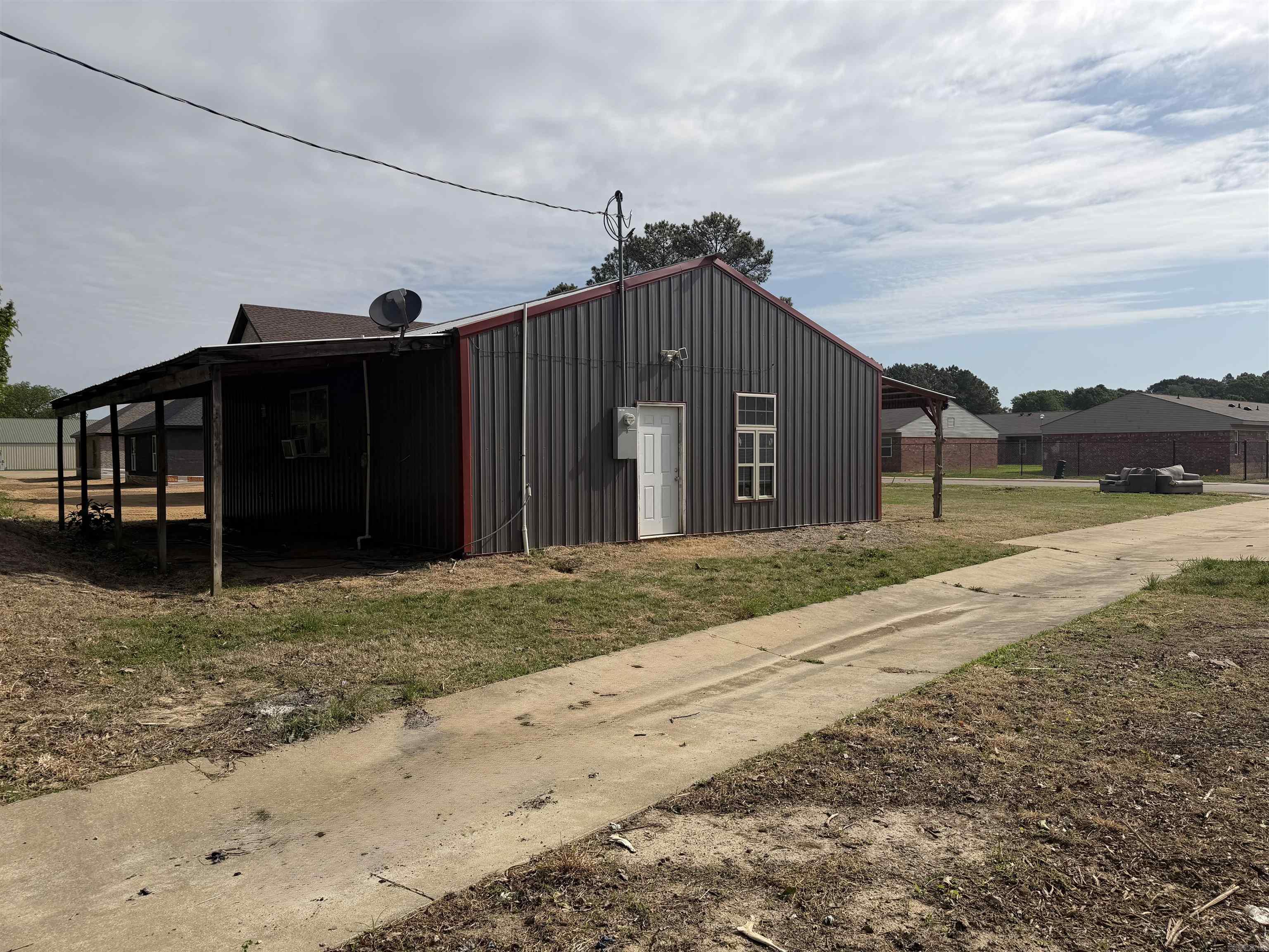 WOODLAND TRAILS - Residential