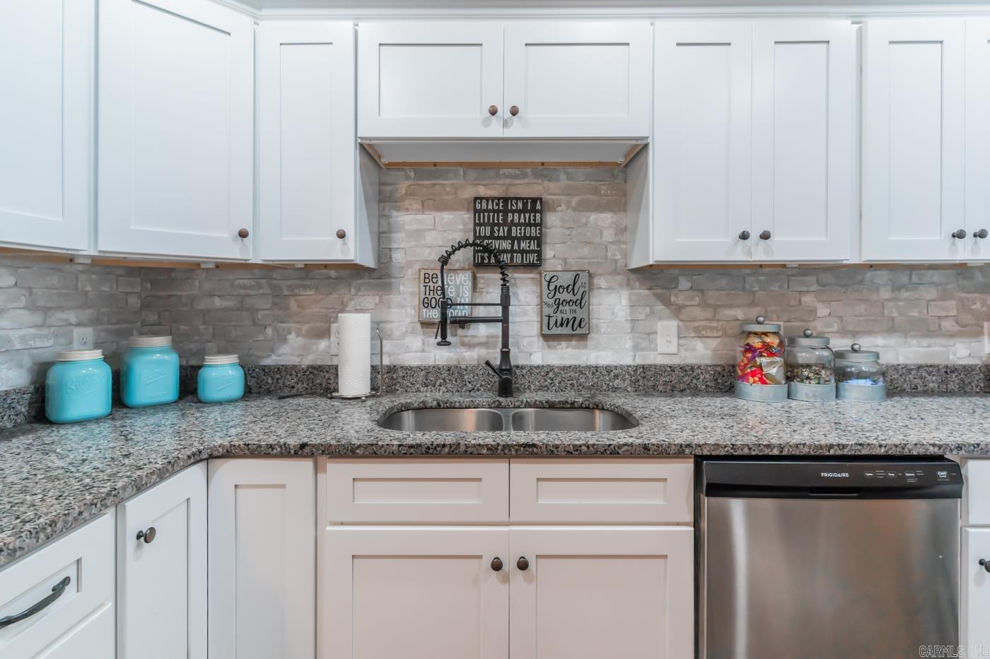 BROOKVALE - Residential