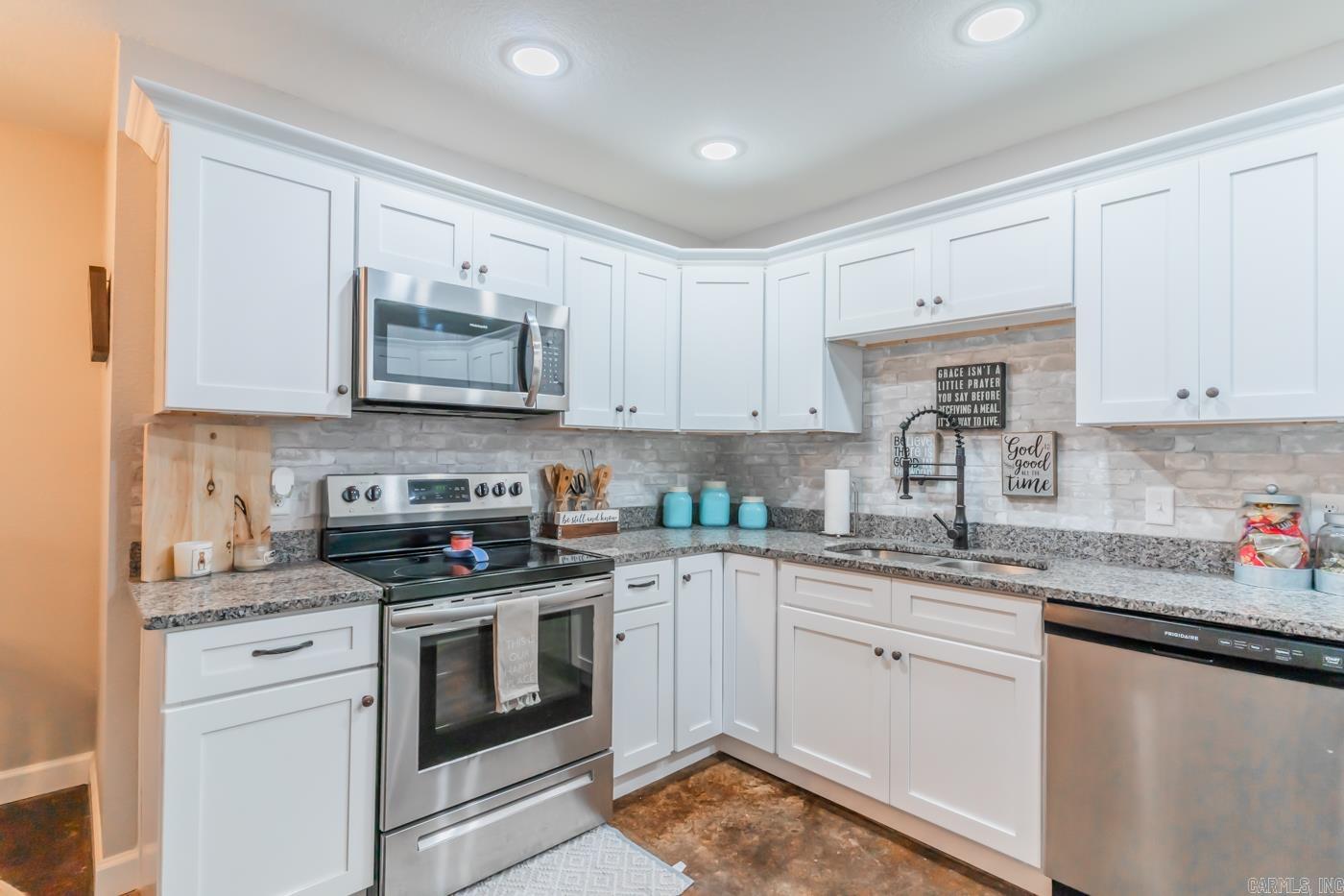 BROOKVALE - Residential