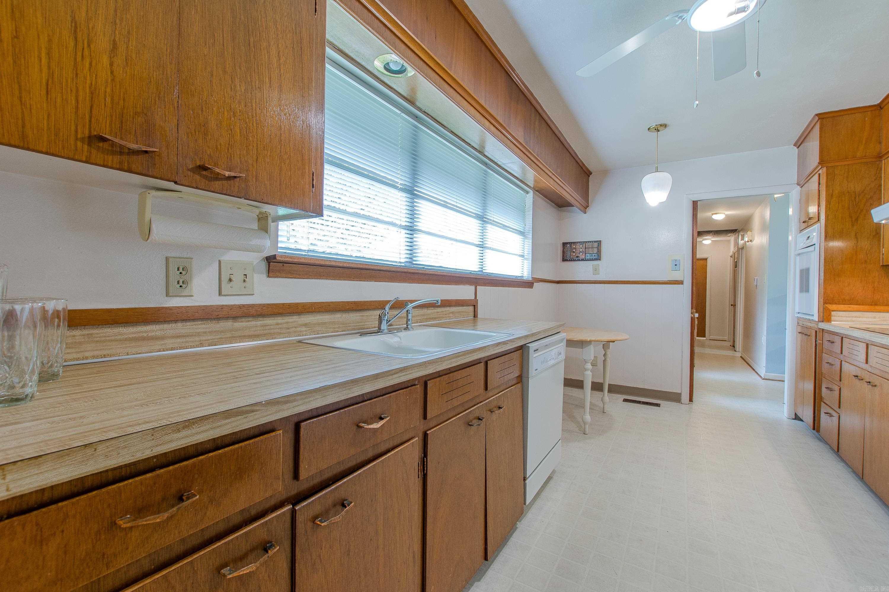 INDIAN HILLS - Residential