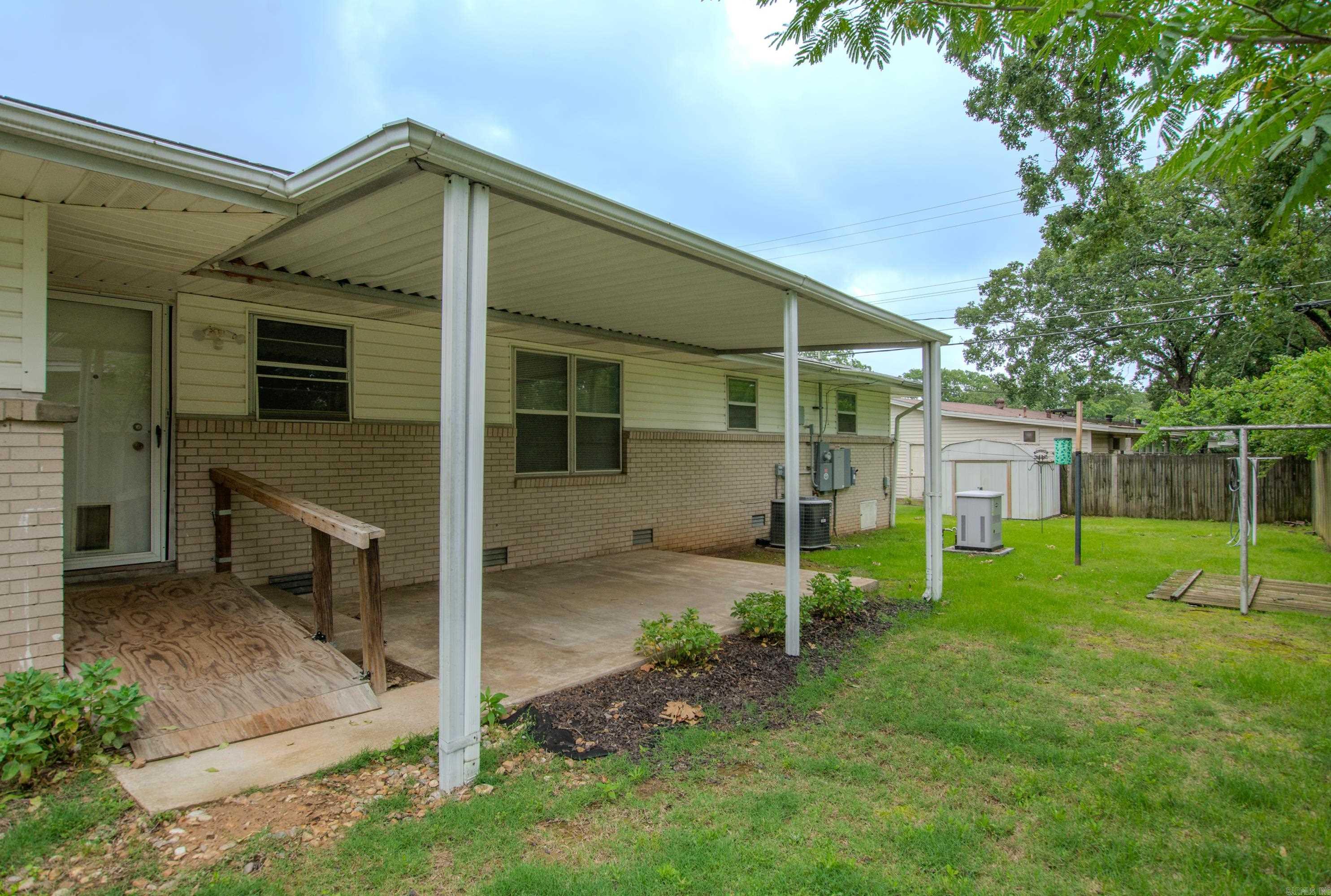 INDIAN HILLS - Residential