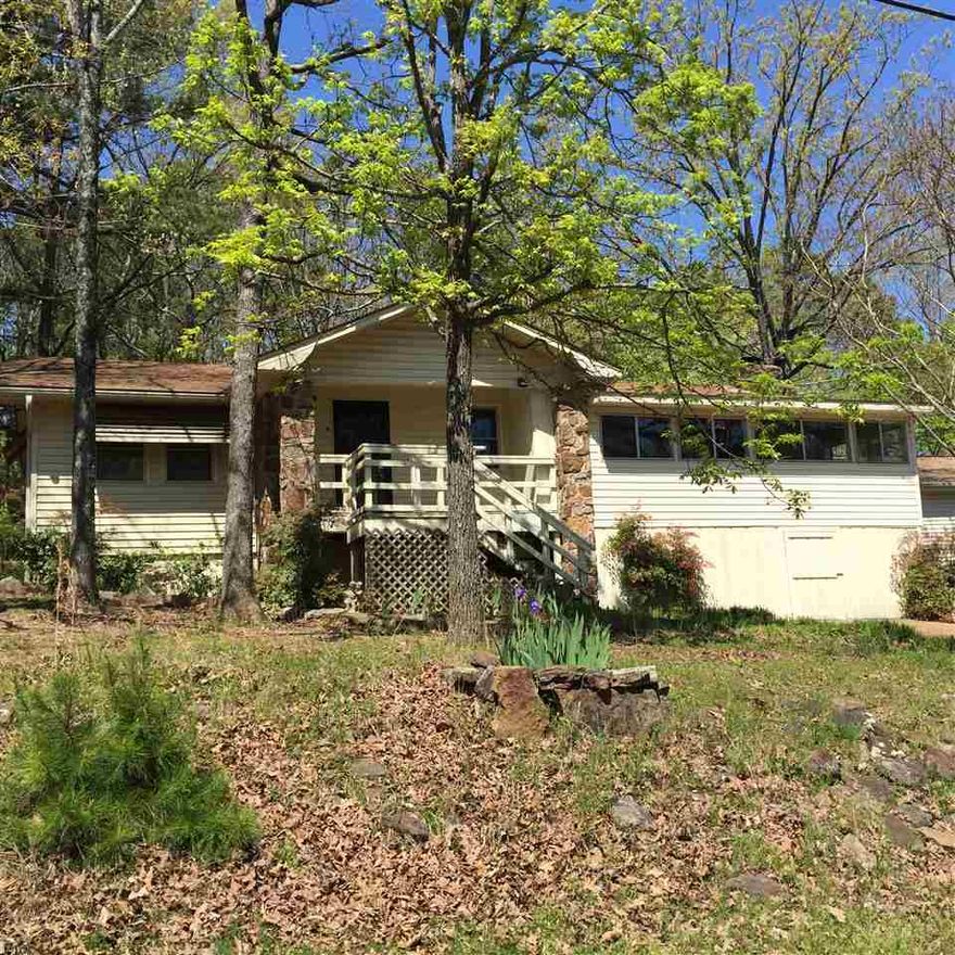 Very nice 2 BR home with detached 3 car garage.  NO PETS.