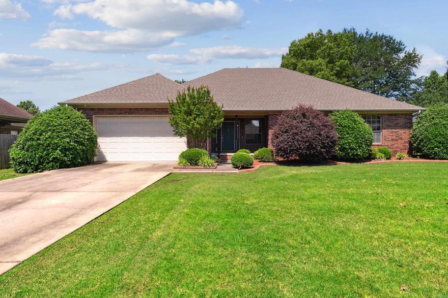 Charming Home on a Quiet Cul-de-Sac – 1045 Spatz Circle, Conway, AR  Welcome to this well-cared-for gem nestled in a peaceful cul-de-sac in the heart of Conway! This delightful 3-bedroom, 2-bath home features a spacious living area with vaulted ceilings that create an open and airy feel the moment you walk in.  The kitchen offers ample counter and cabinet space and flows easily into the dining area—ideal for everyday meals or entertaining. One of the standout features is the sunroom, offering a perfect spot to relax with your morning coffee or unwind in the evening while enjoying views of the backyard.  The primary bedroom includes an en-suite bathroom, and all bedrooms offer comfortable space and storage. Outside, you’ll find a fenced yard with room for pets, play, or a garden.  Located just minutes from shopping, dining, schools, and I-40, this home blends quiet living with convenience. Don’t miss your chance to own this inviting Conway home—schedule your showing today!