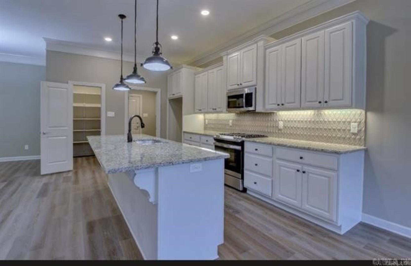 Majestic Point - Residential