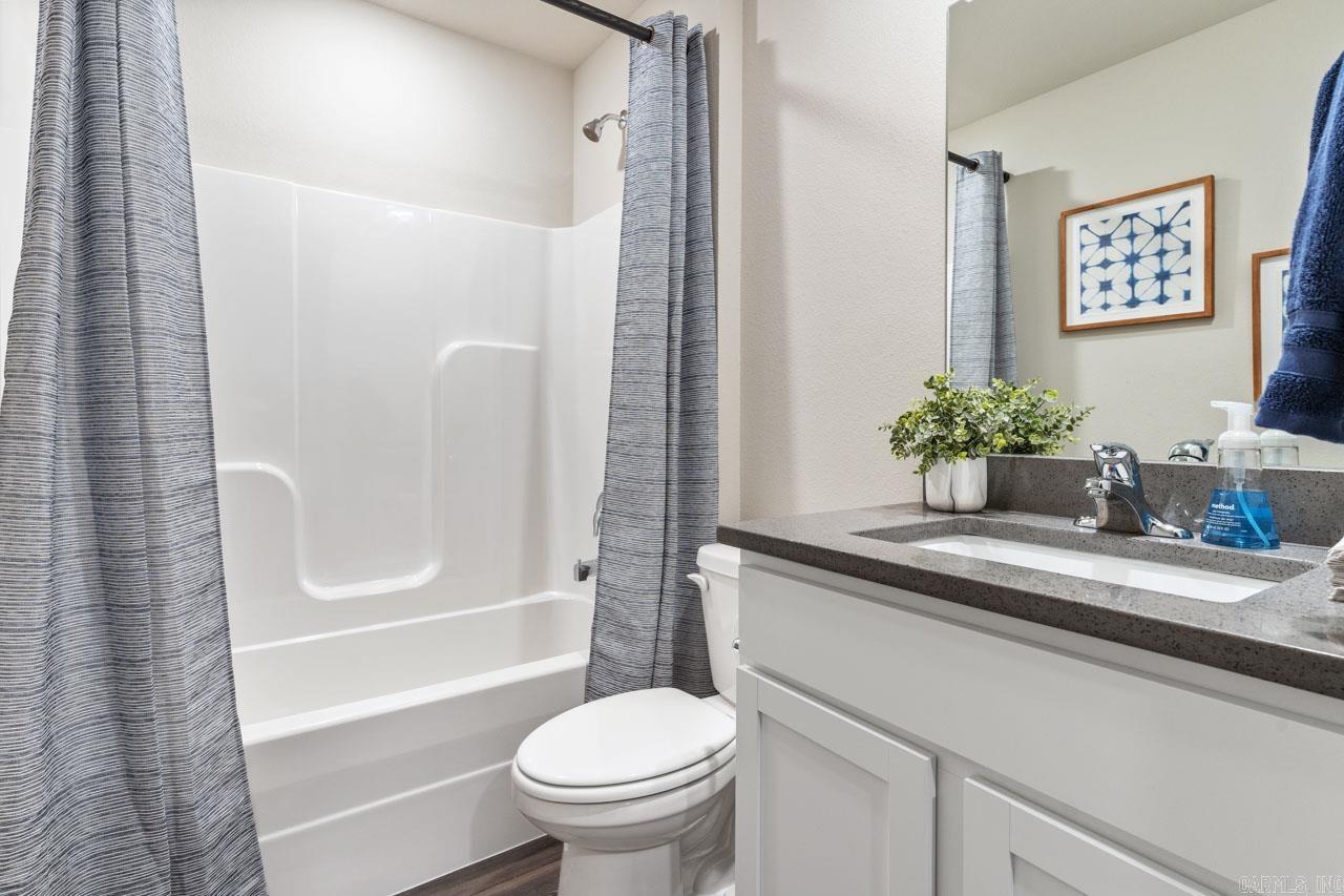 THE RESERVE AT COUNTRY CLUB PHAS - Residential