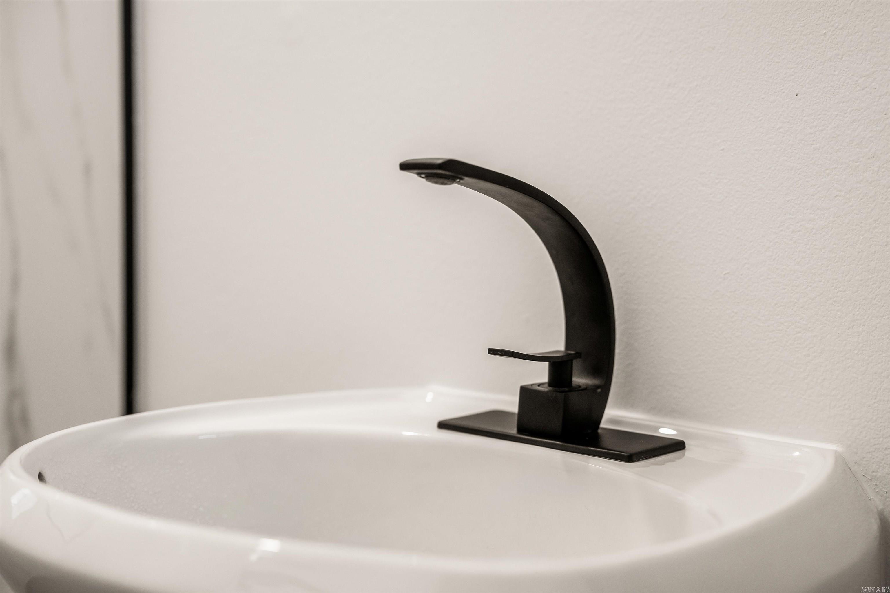 COLLINS - Residential