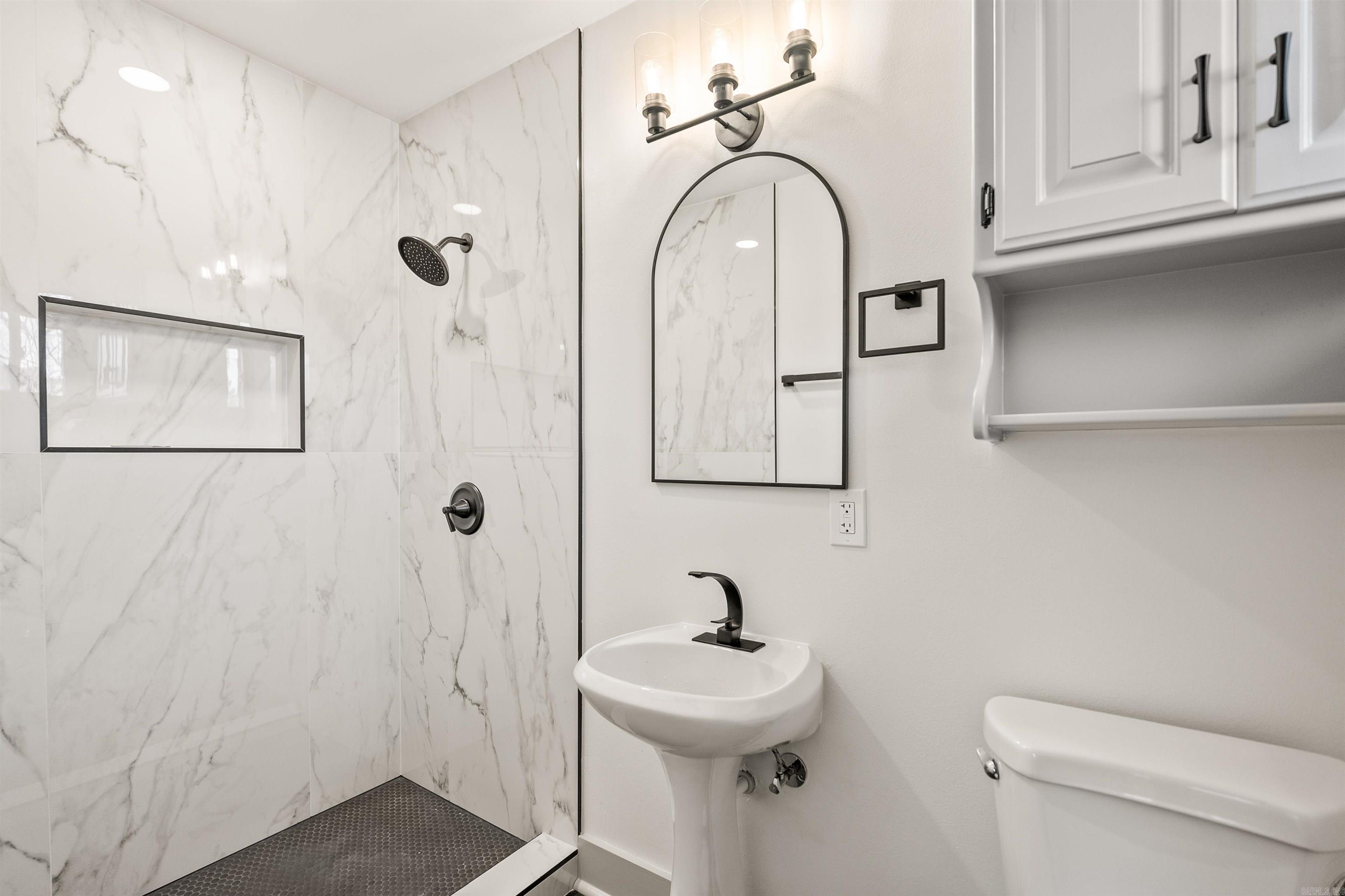 COLLINS - Residential