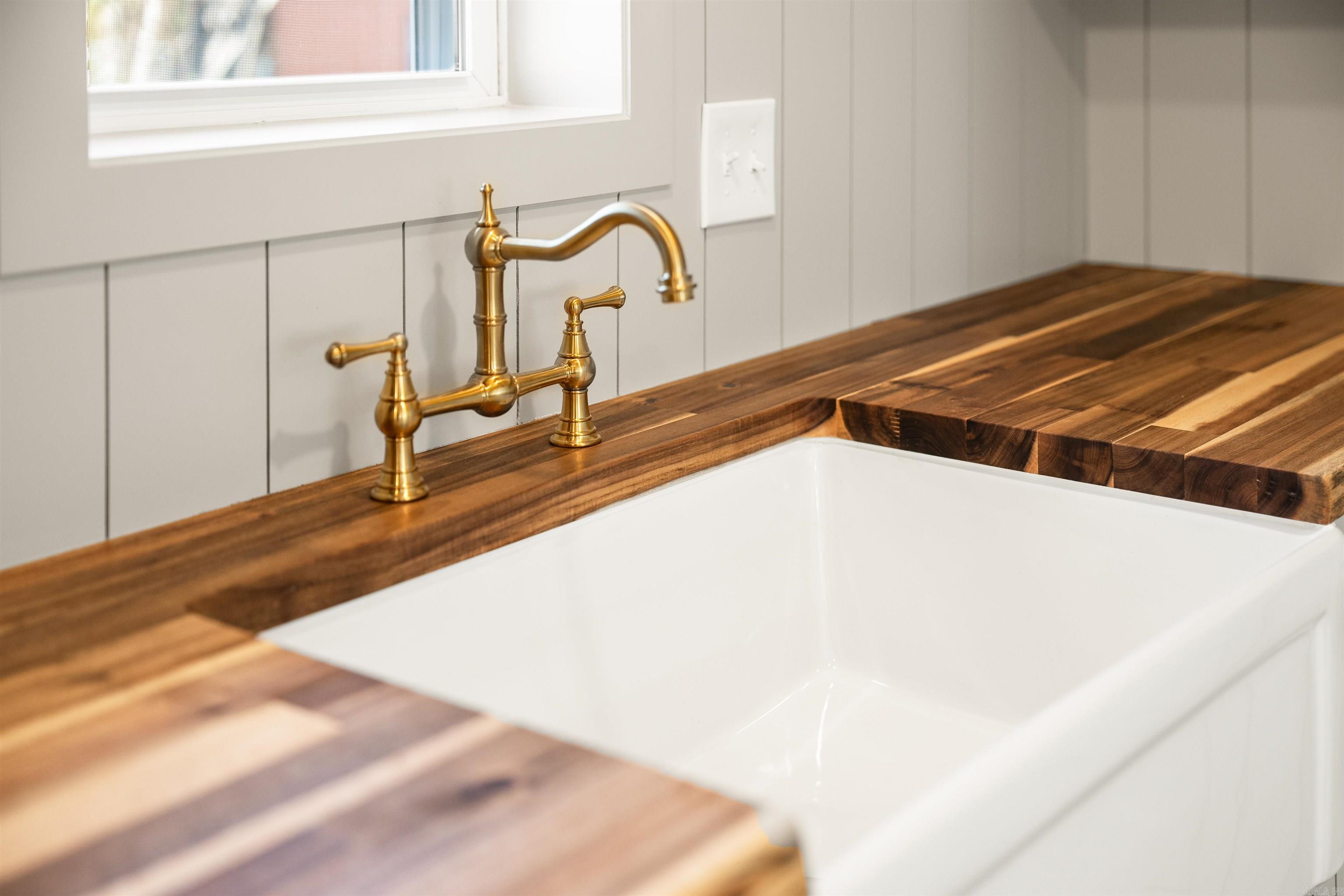 COLLINS - Residential