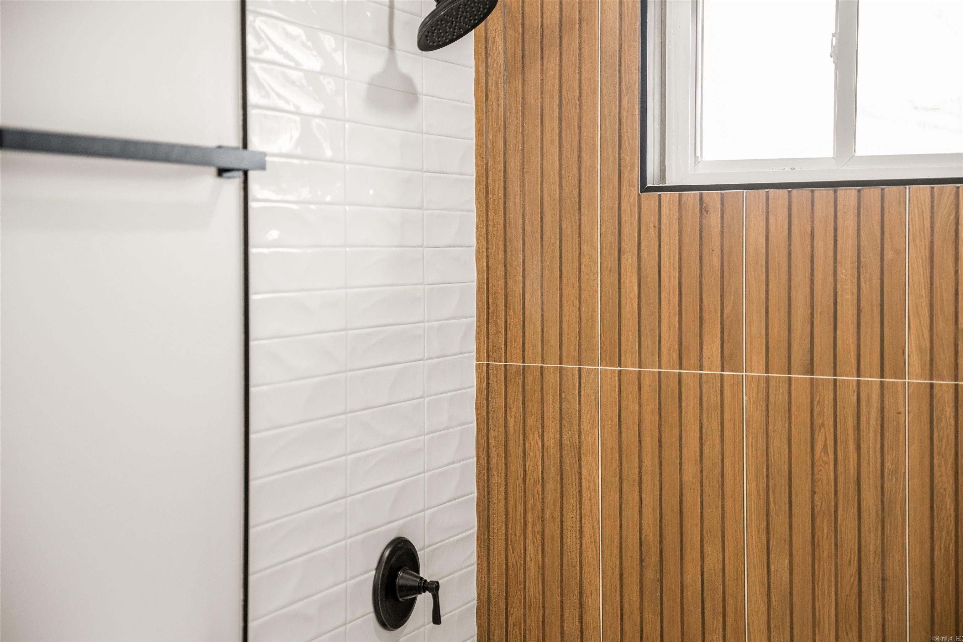 COLLINS - Residential