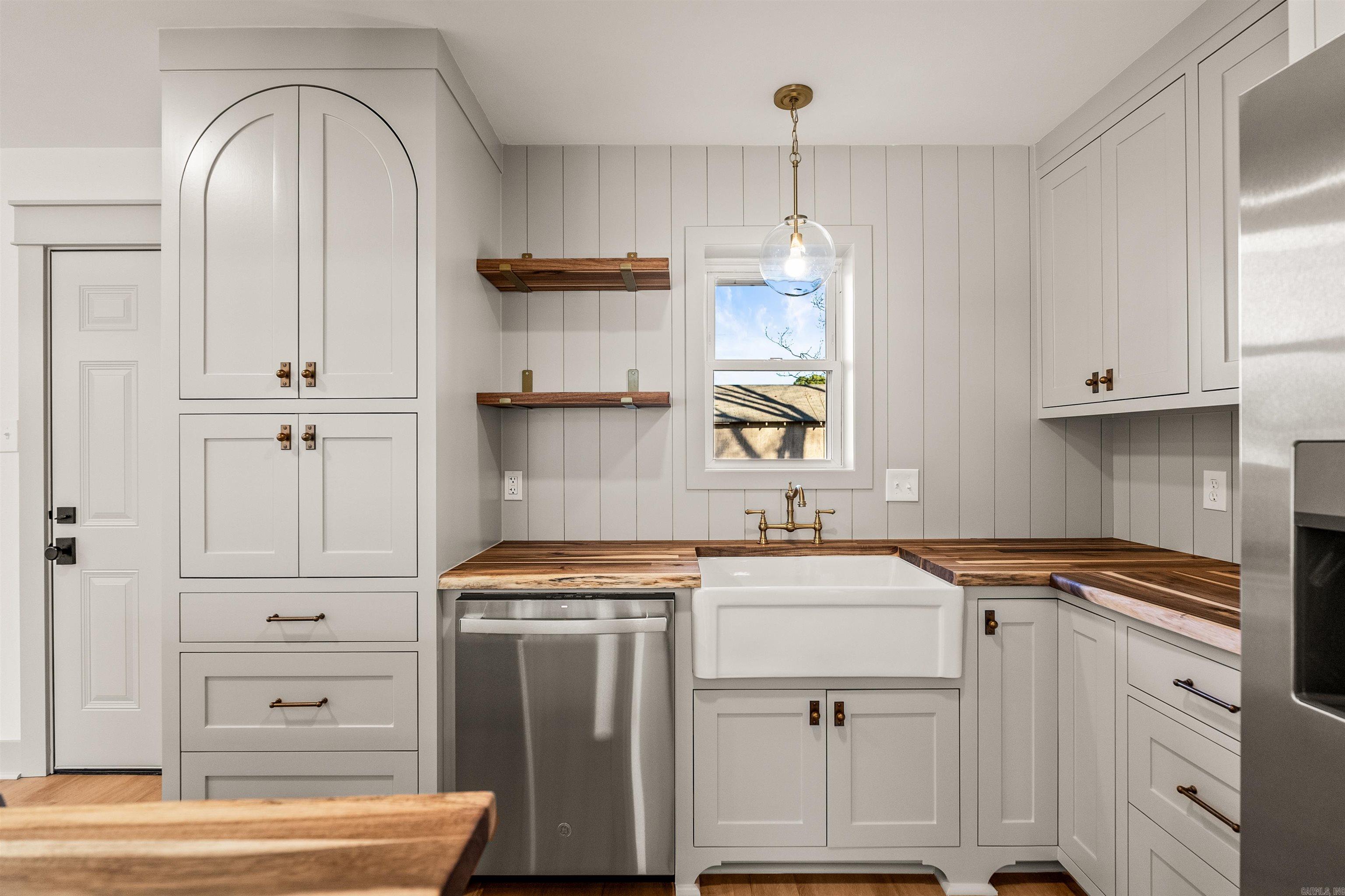 COLLINS - Residential