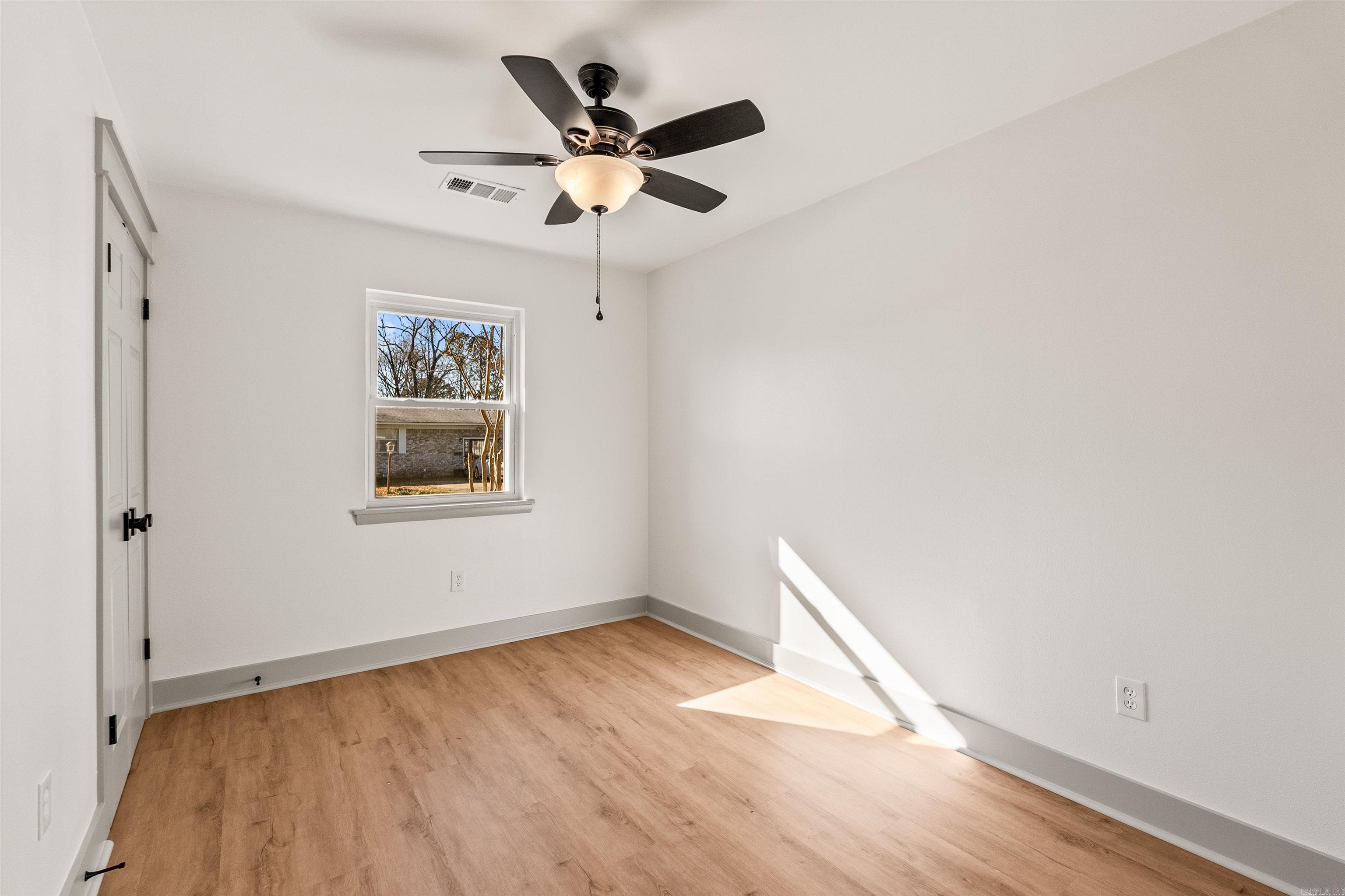 COLLINS - Residential