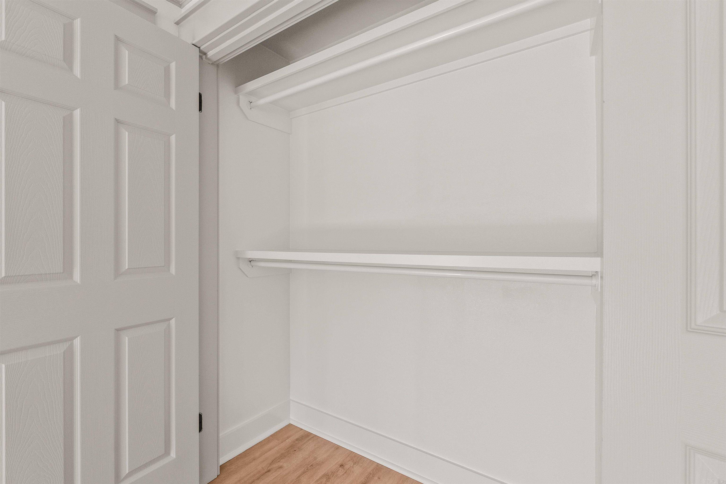 COLLINS - Residential