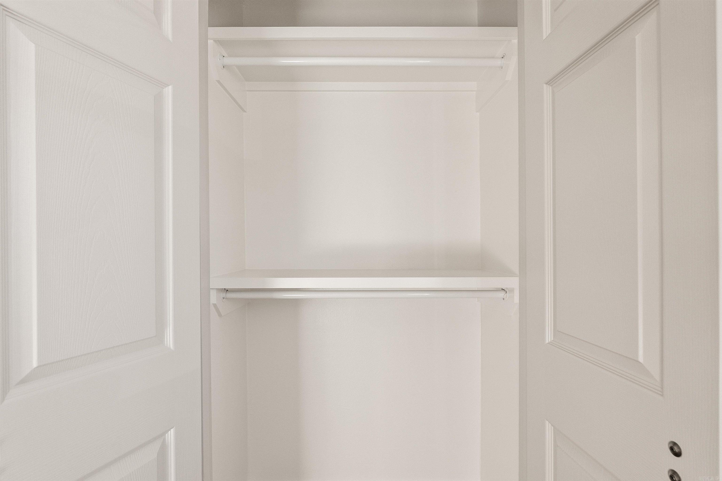 COLLINS - Residential