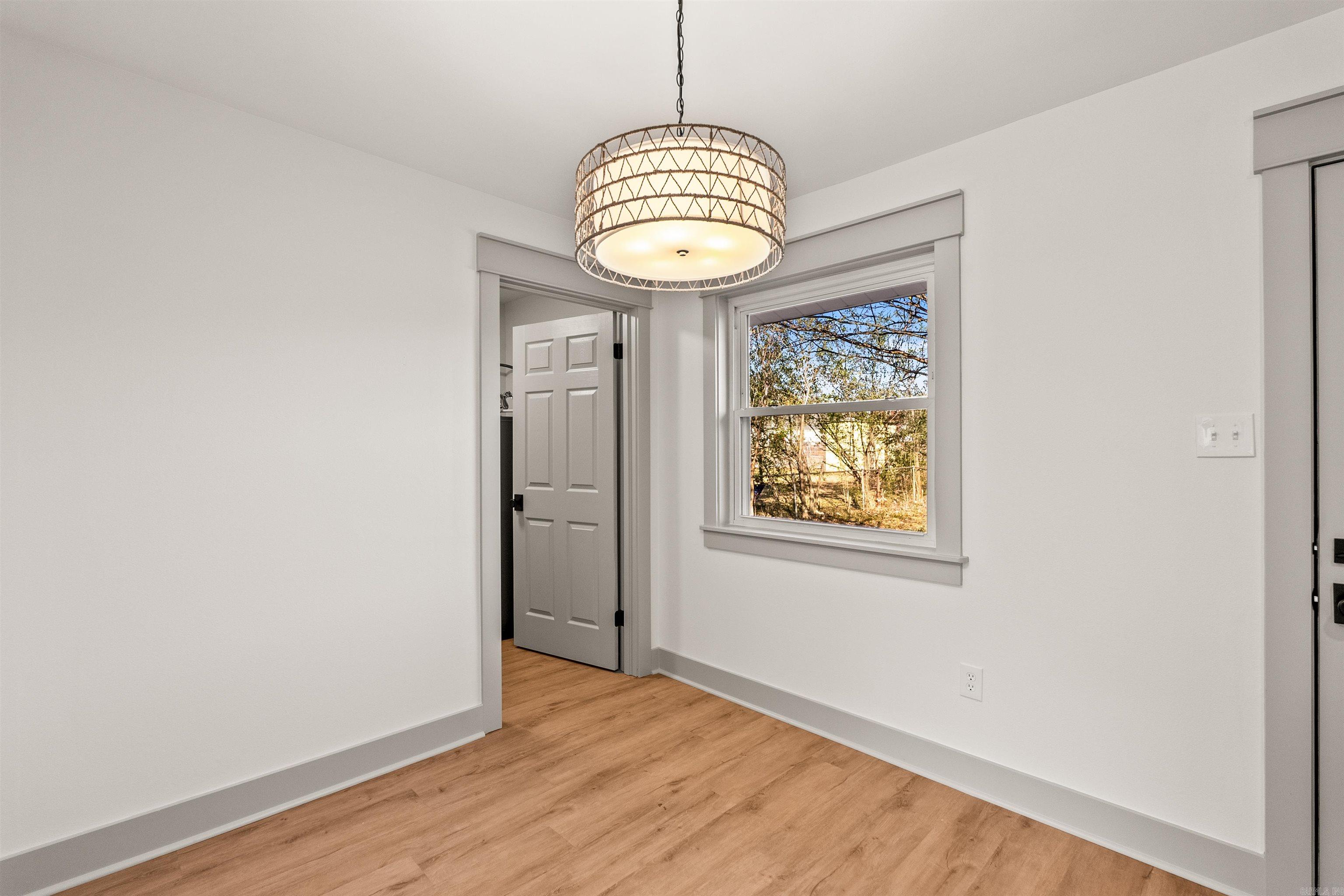 COLLINS - Residential