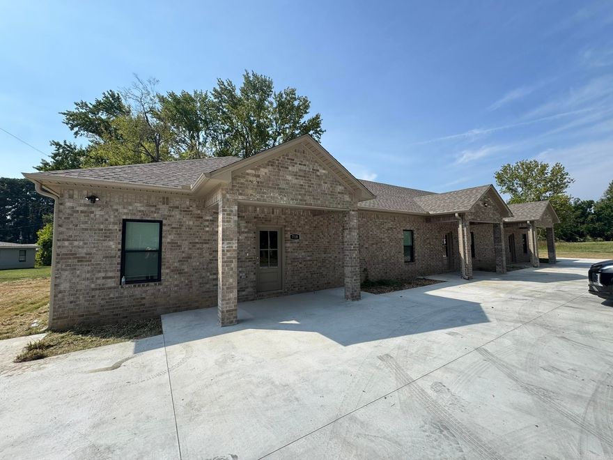 For Rent – Jacksonville, AR - $250 OFF 1st Months Rent Special!   $1,250 / month | 2 Bed · 2 Bath · 1,028 sq ft  Welcome to your new home! This modern 2 bedroom, 2 bathroom unit offers comfort, convenience, and style just 12 minutes from Little Rock Air Force Base.  Property Features:  Open-concept kitchen with granite countertops and plenty of cabinet space  Luxury vinyl flooring with neutral finishes throughout  2 bedrooms and 2 bathrooms, including a master suite with a walk in shower  Lawn care included.  Rental Details:  Rent: $1,250/month  Security Deposit: $1,250  $250 OFF 1st Months Rent Special OR owner will provide refrigerator. Your choice!  Short and long term lease options available  Tenant responsible for water & electric  No pets allowed   Military Special Available – Ask for details!  TAKE A VIRTUAL TOUR HERE: https://my.matterport.com/show/?m=vvJFTSryEi7  Don’t miss out – schedule your showing today!  Elizabeth - Back Porch Realty 501-251-3065 501-600-SOLD
