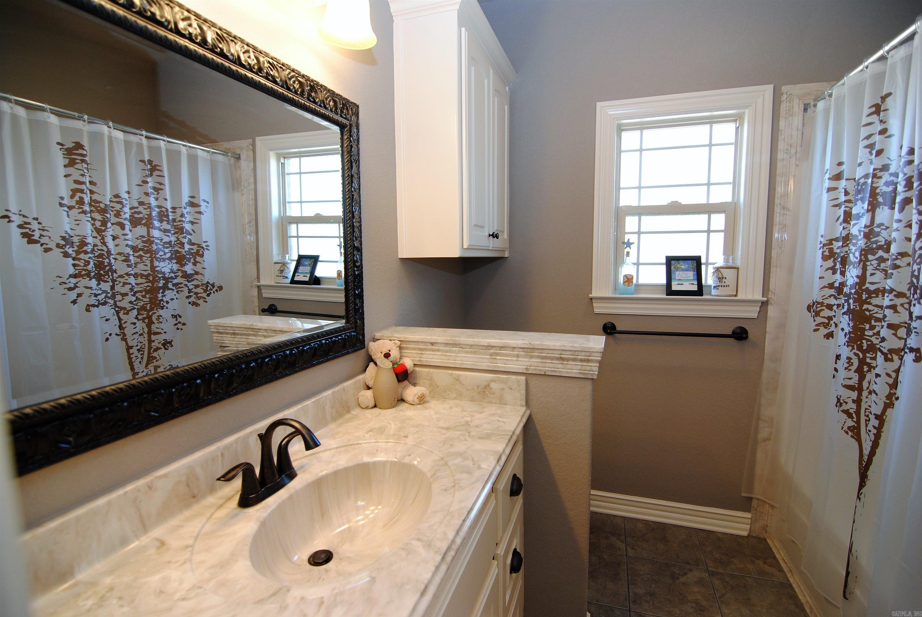 Base Meadows - Residential Lease