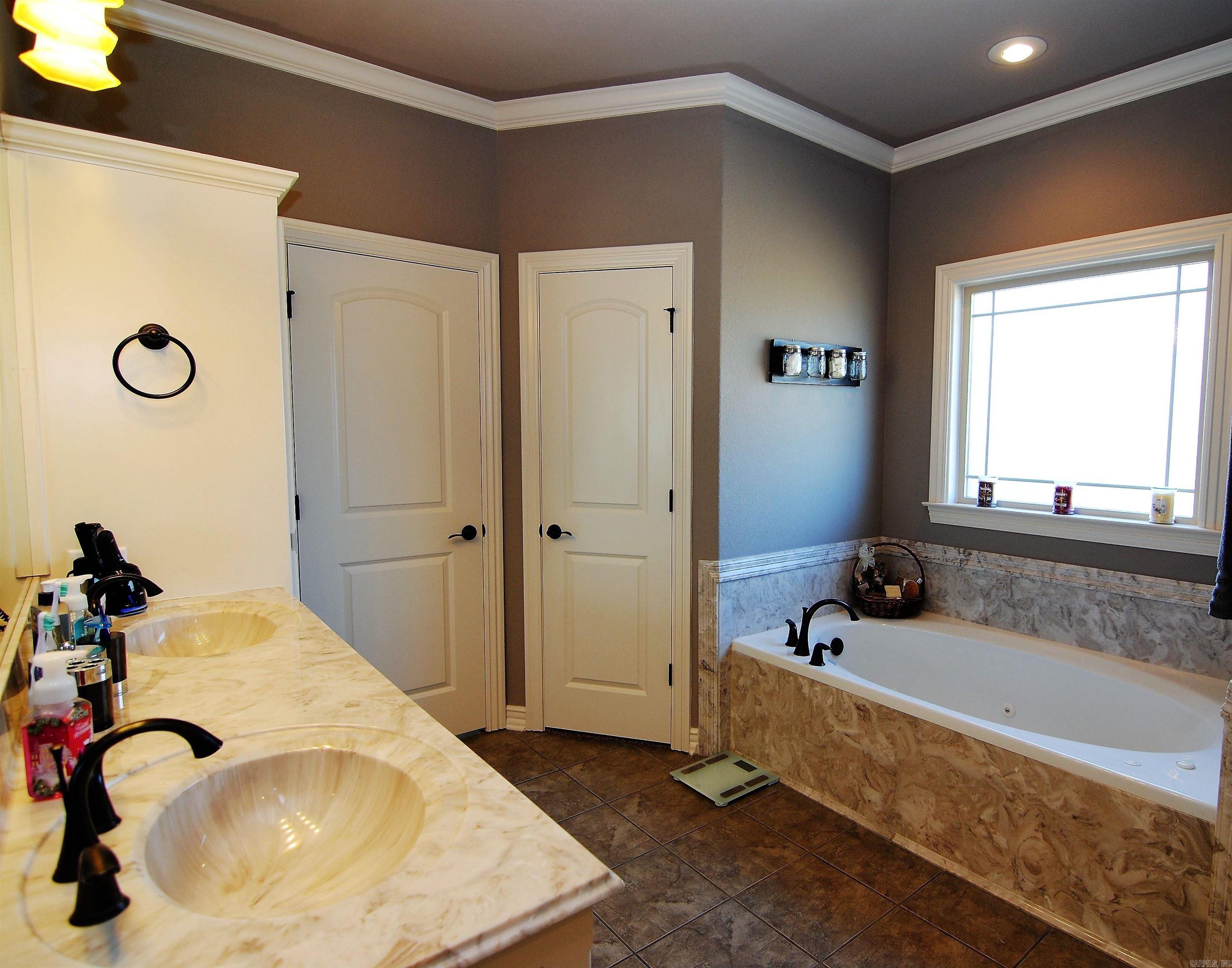 Base Meadows - Residential Lease