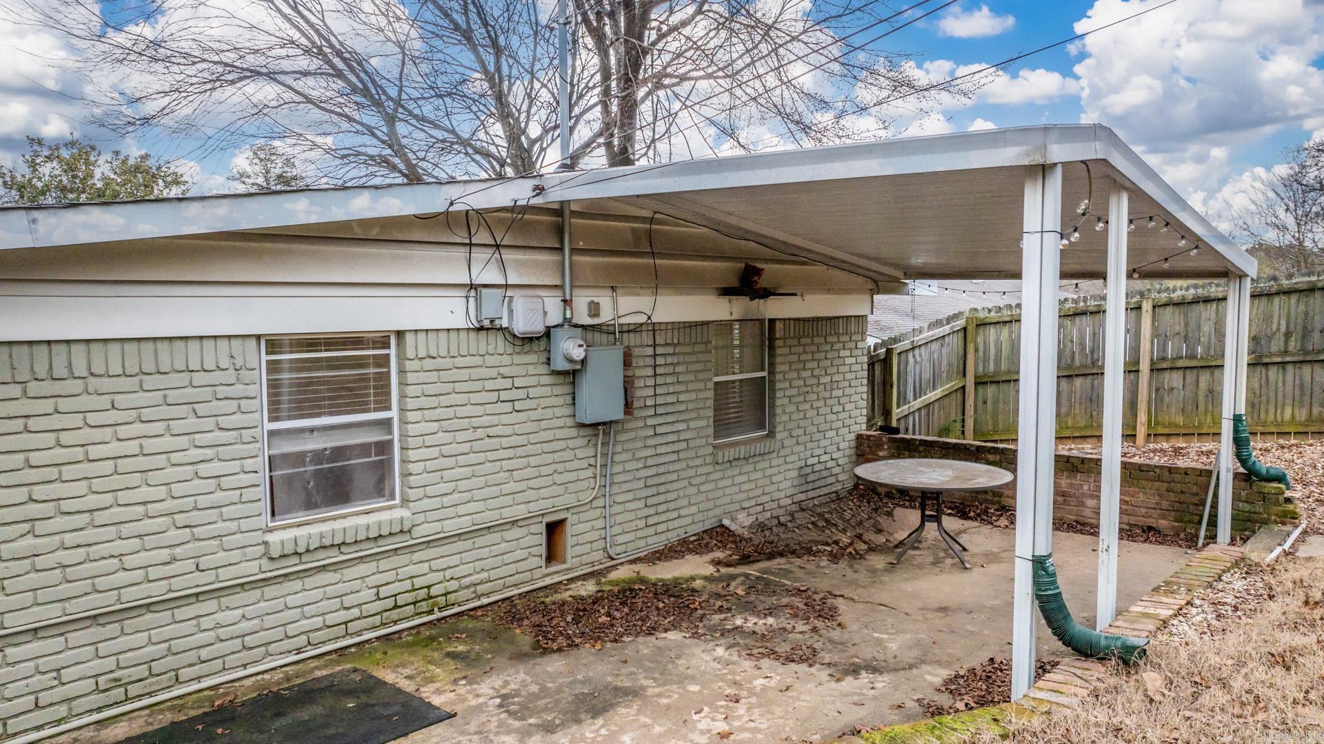 BROOK HOLLOW ADDN - Residential