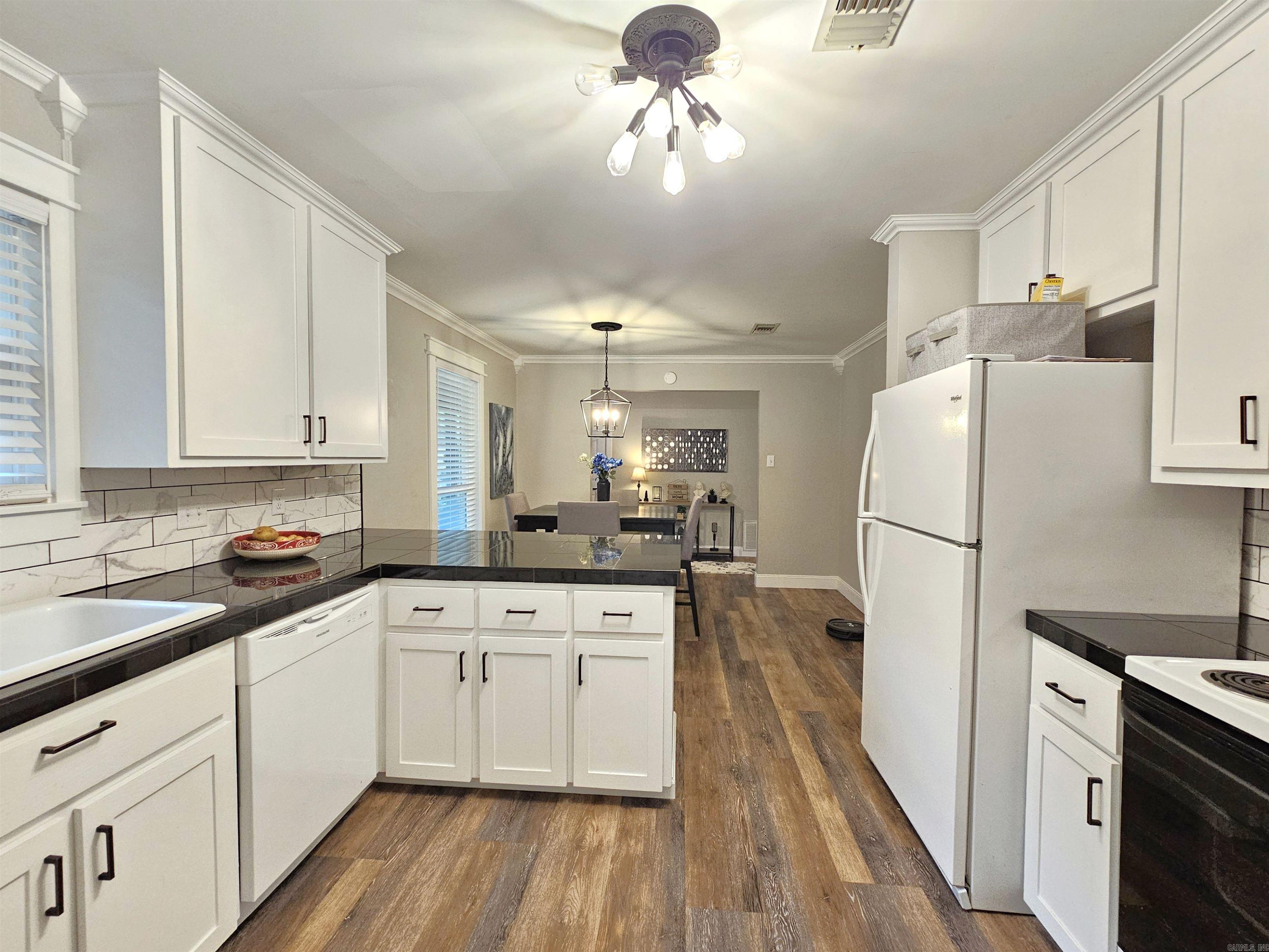 Maple Creek Orchard Lake - Residential