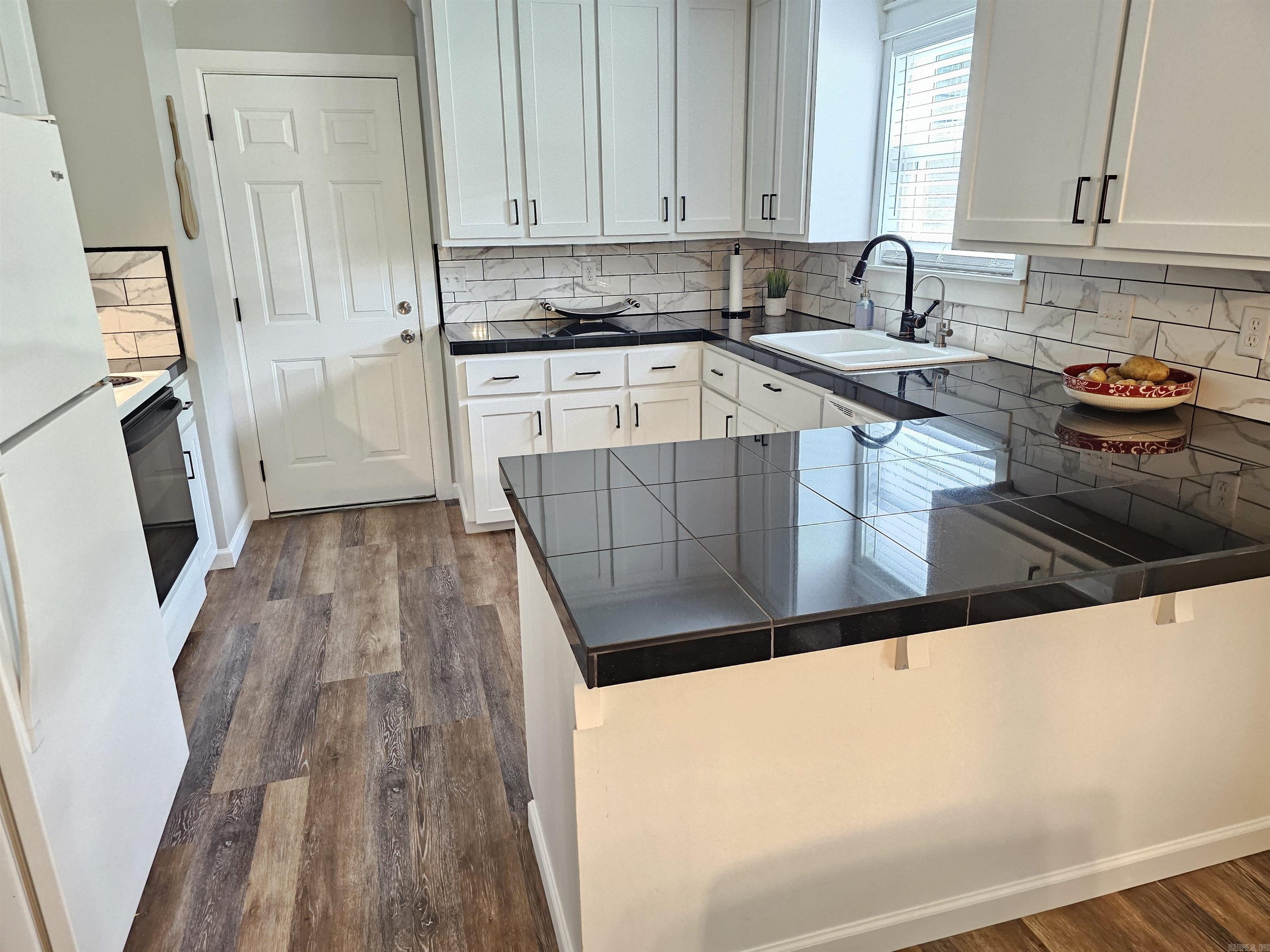 Maple Creek Orchard Lake - Residential
