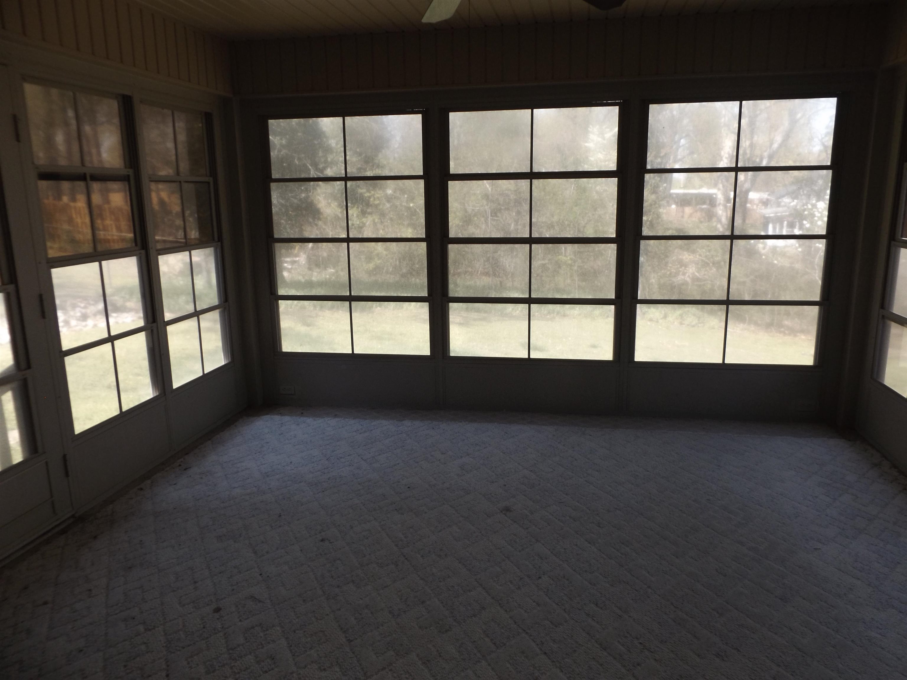 LAKESIDE TERRACE - Residential