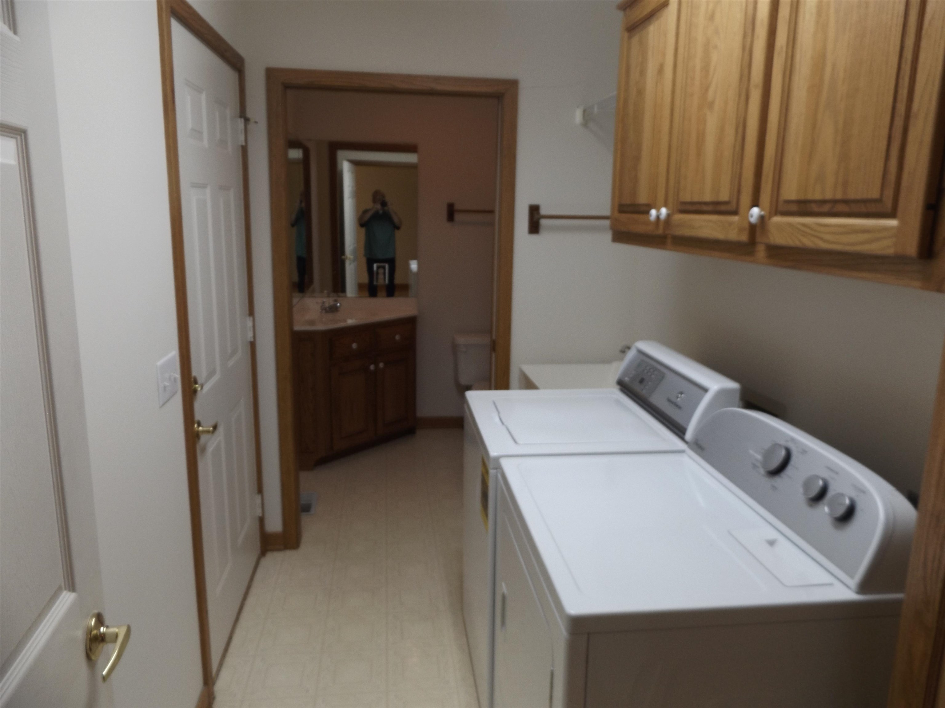 LAKESIDE TERRACE - Residential