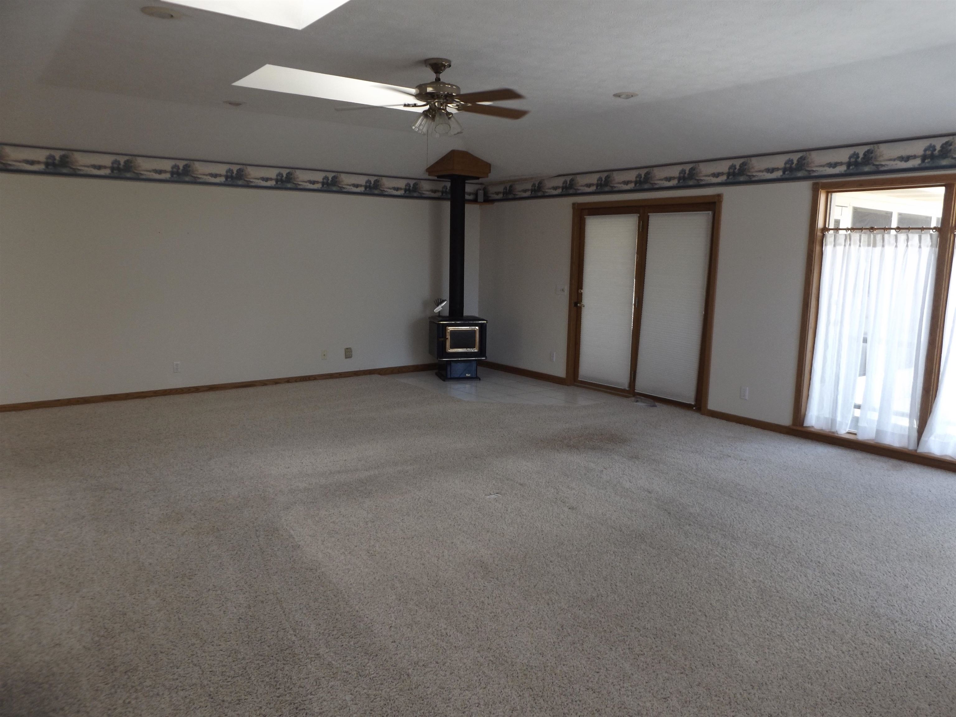 LAKESIDE TERRACE - Residential