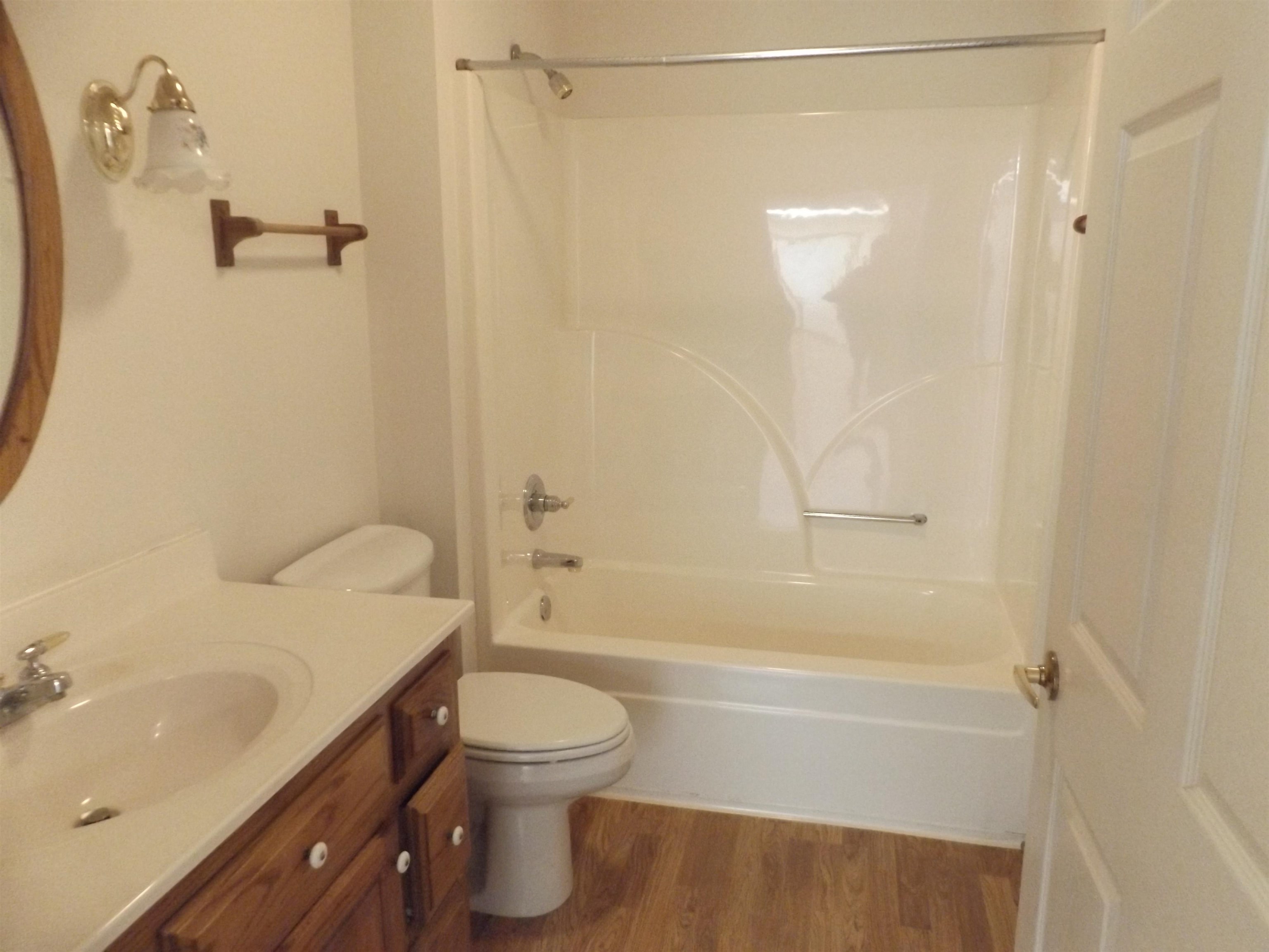 LAKESIDE TERRACE - Residential