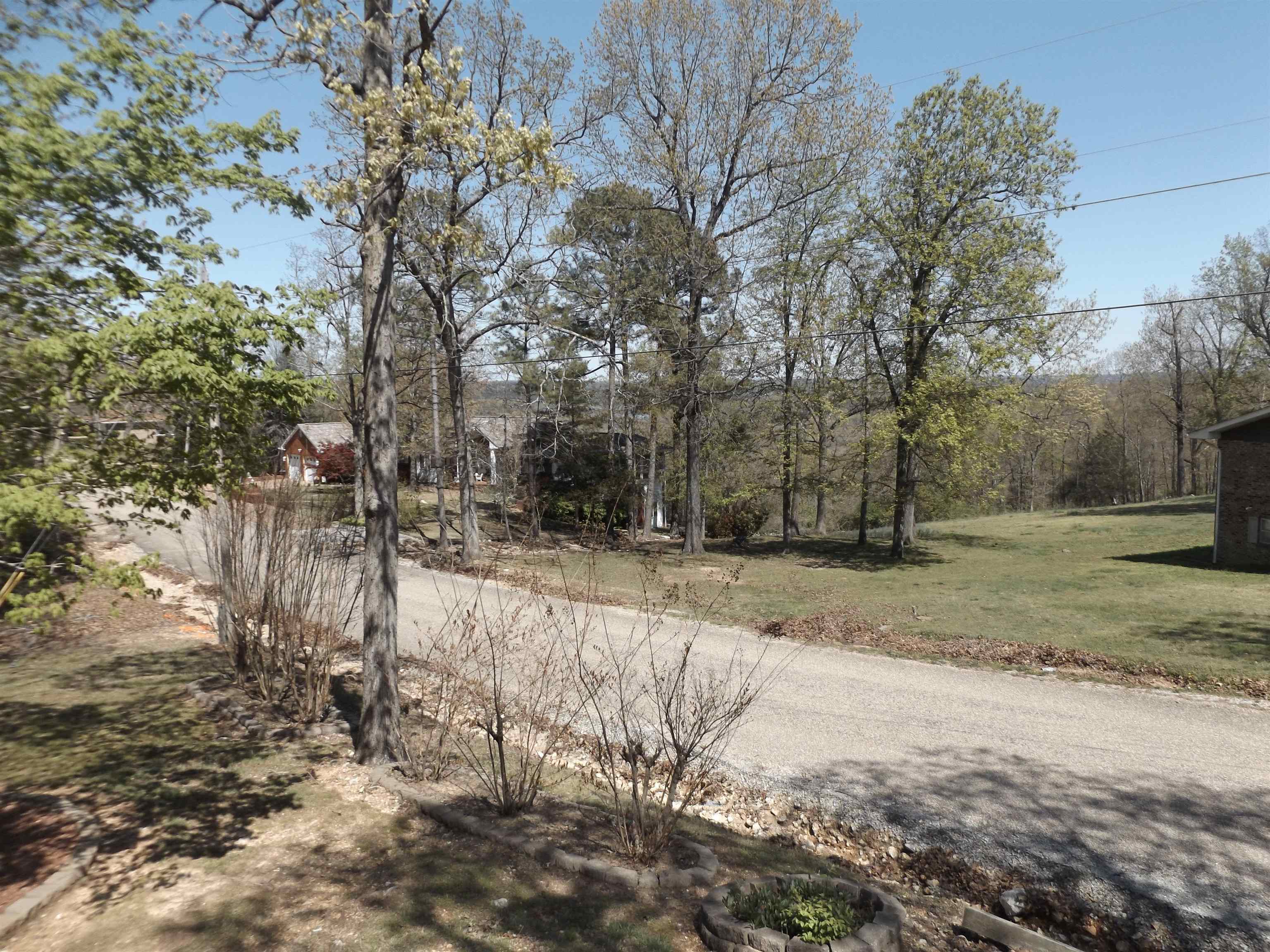 LAKESIDE TERRACE - Residential