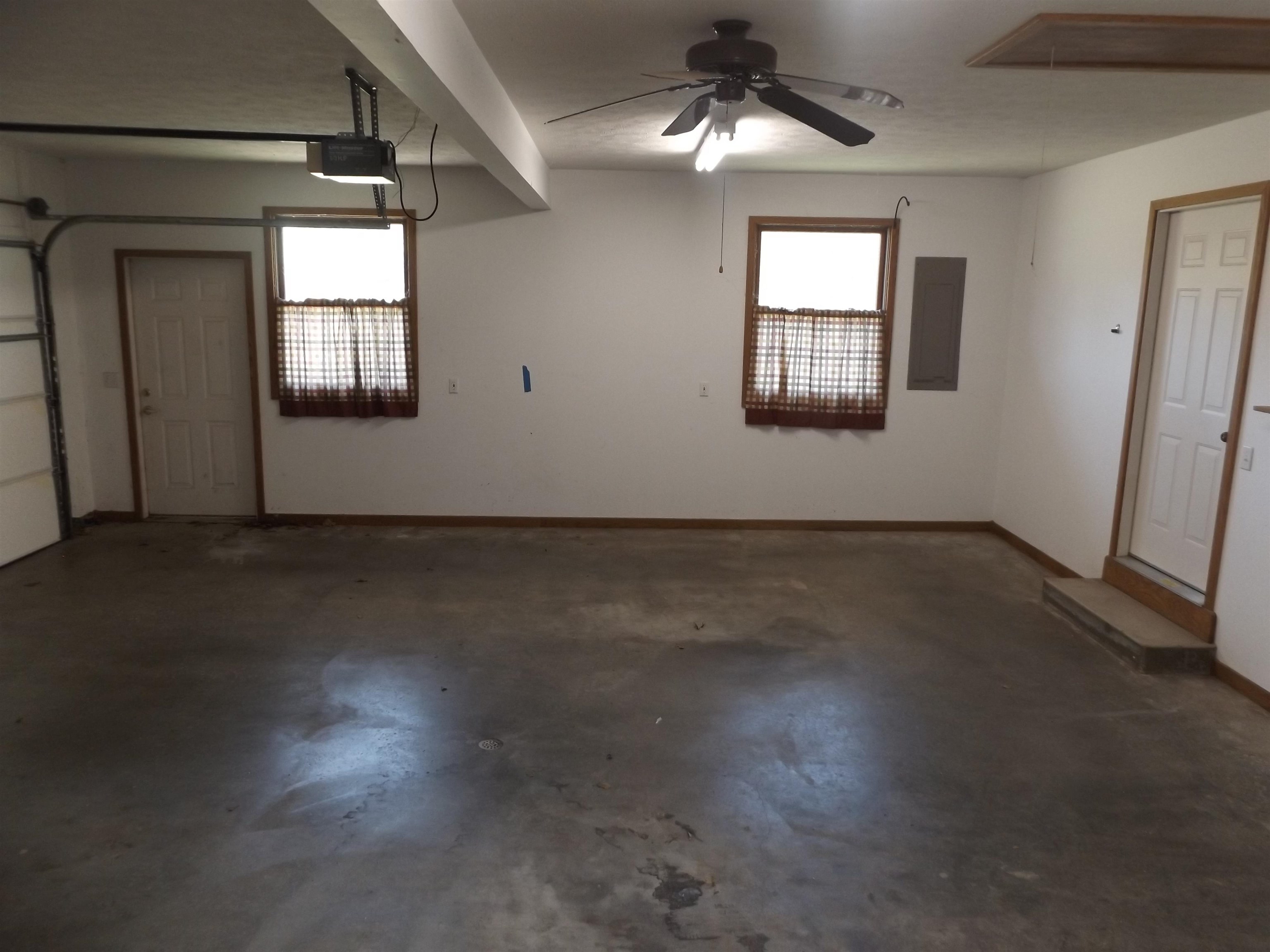 LAKESIDE TERRACE - Residential