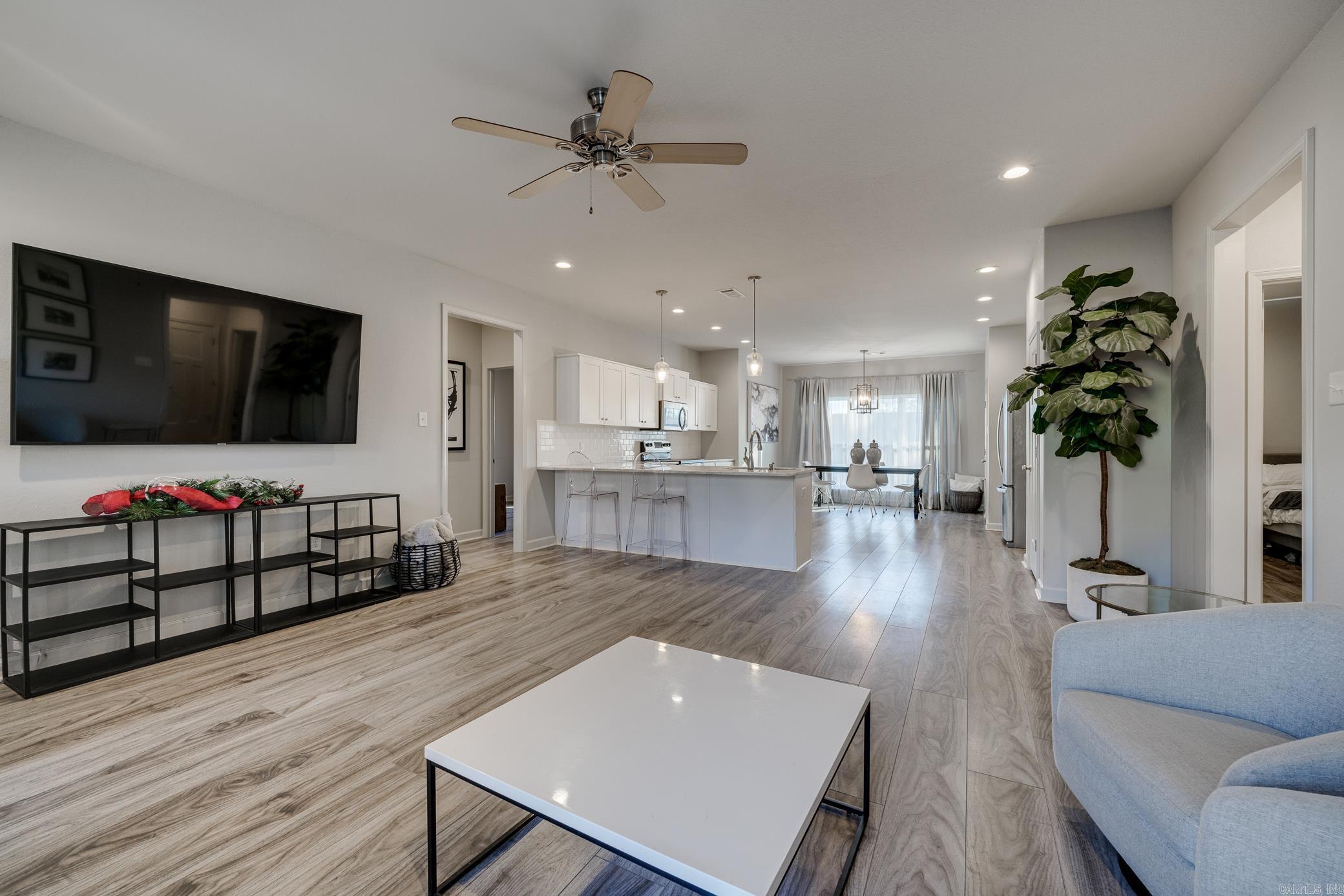 INDIAN SPRINGS - Residential