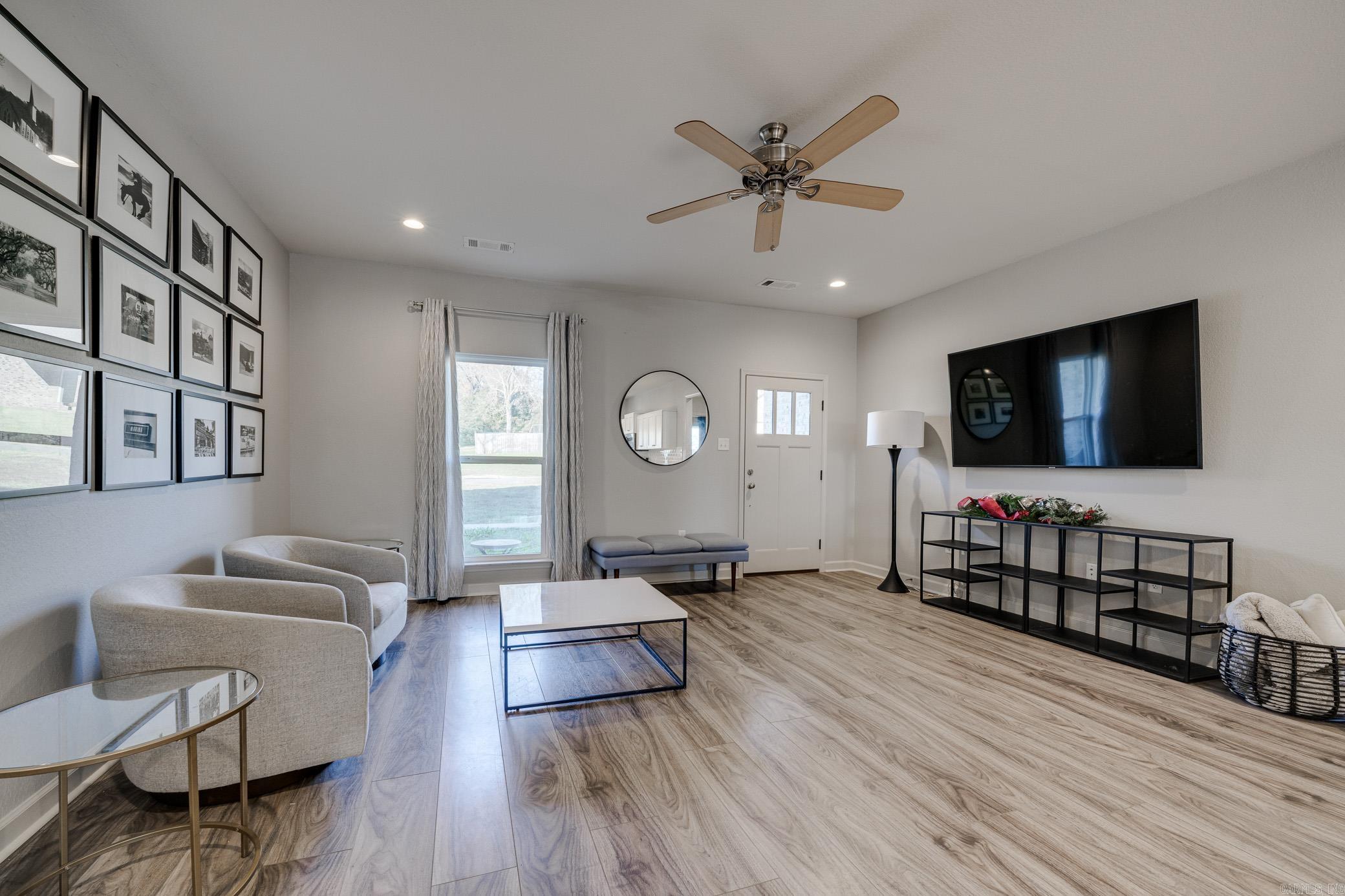 INDIAN SPRINGS - Residential