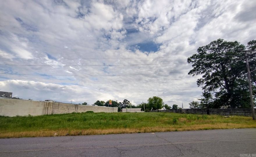 Turn your business dream into reality with this commercial vacant lot that is ideally located.  Sitting between Dollar General and the bank parking lot, this lot has high visibility from E Page Ave ( Hwy 67).  Access is on 3rd Street just across from Malvern Centennial Park and near the Malvern Hot Spring County Library and the Hot Spring County Boyle House Museum.