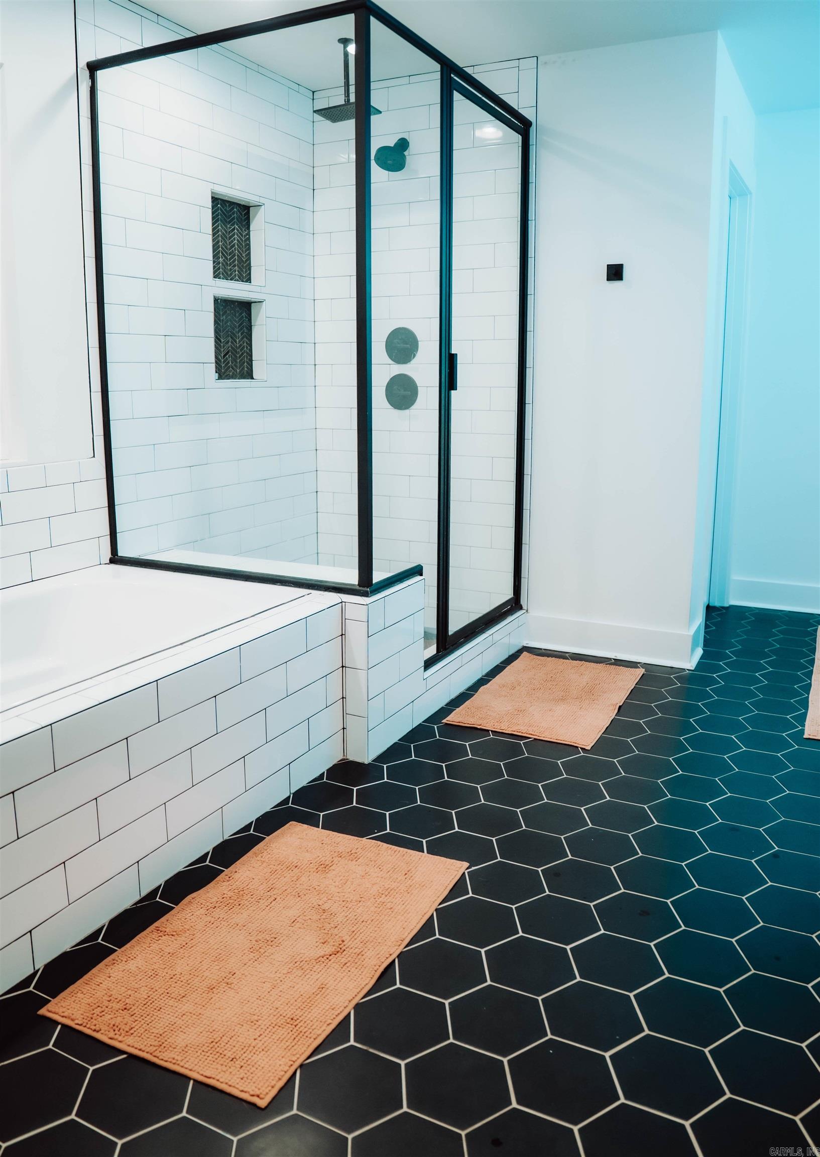 HURRICANE LAKE EST - Residential