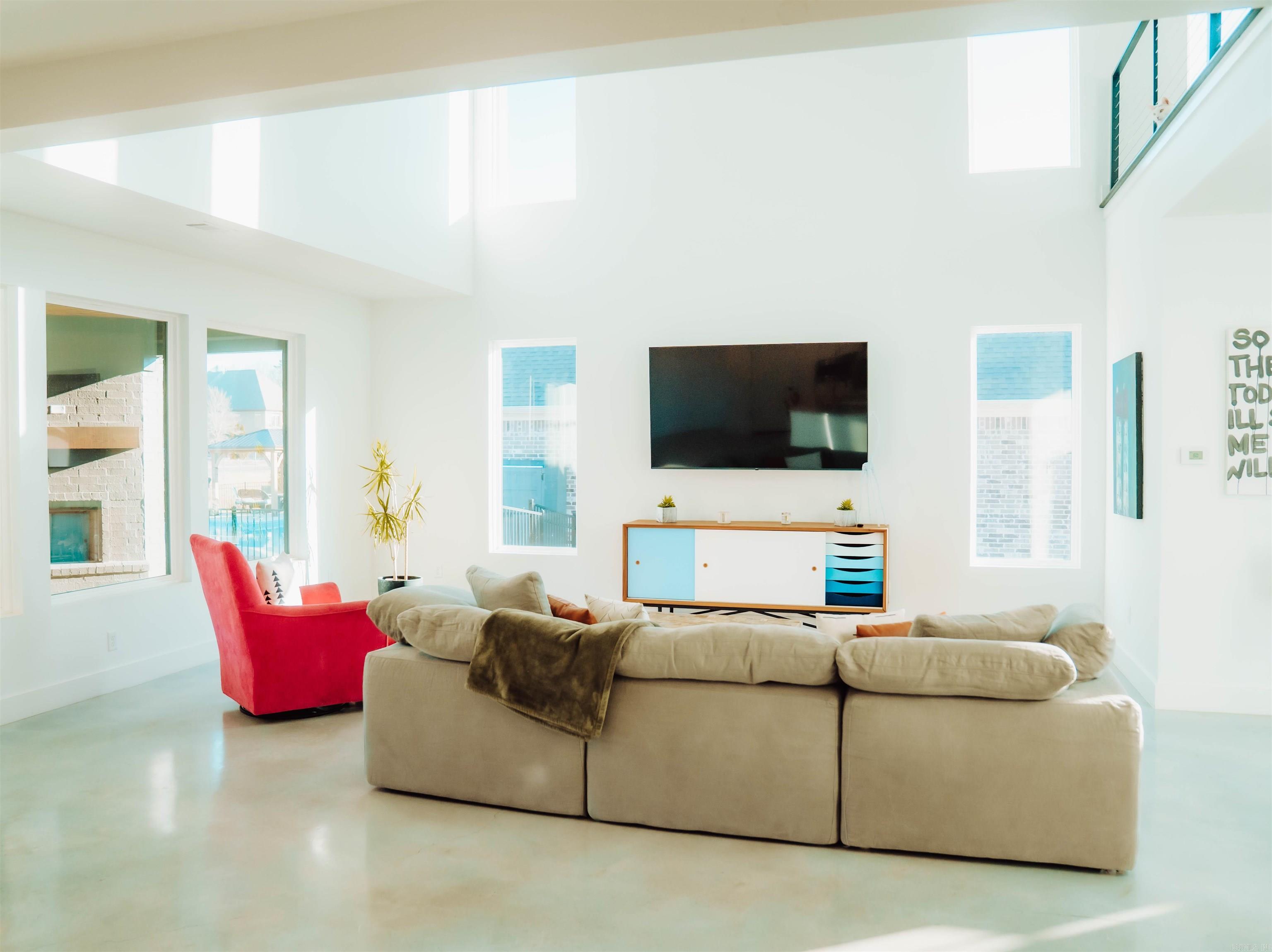 HURRICANE LAKE EST - Residential