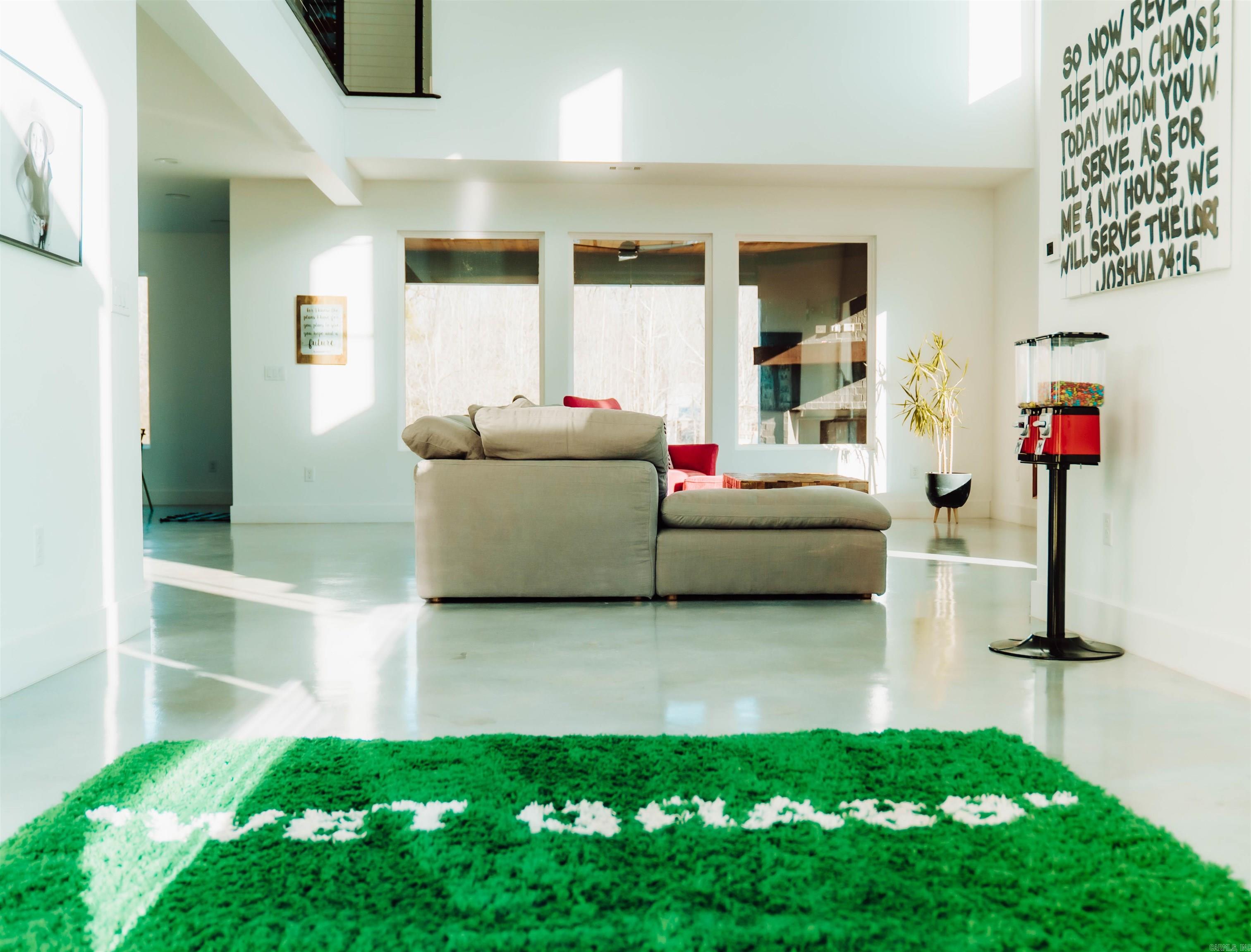 HURRICANE LAKE EST - Residential