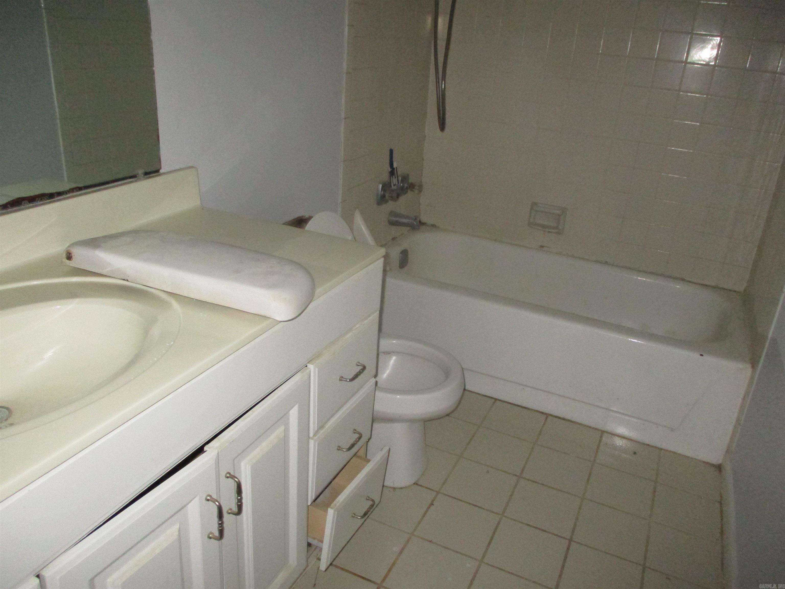 FOREST EDGE WEST CONDO HPR - Residential