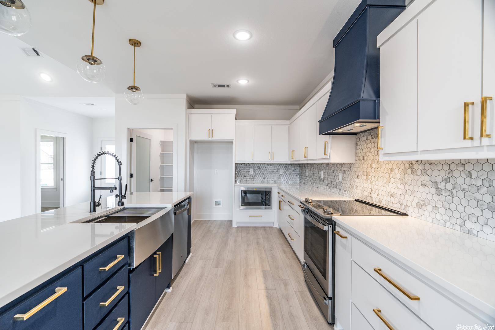 MOUNT TABOR ESTATES - Residential