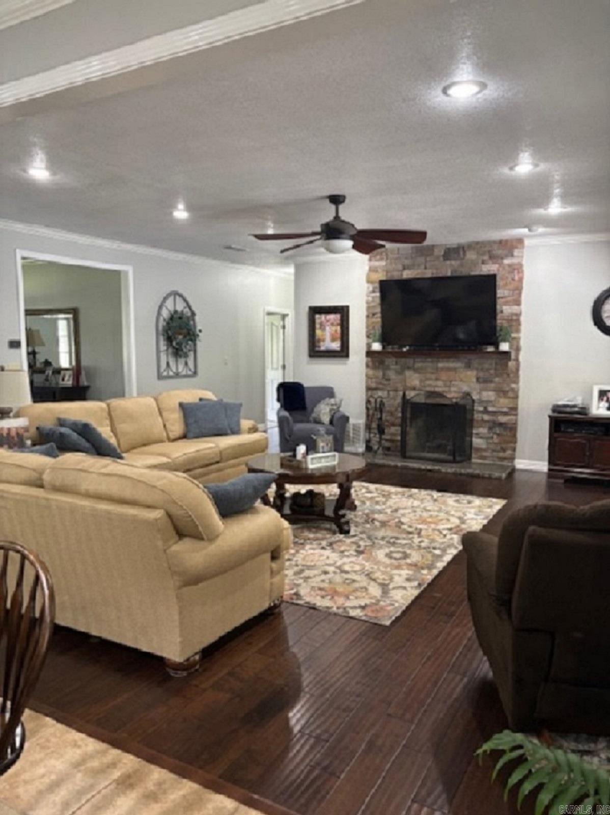 DEERWOOD ESTATES - Residential