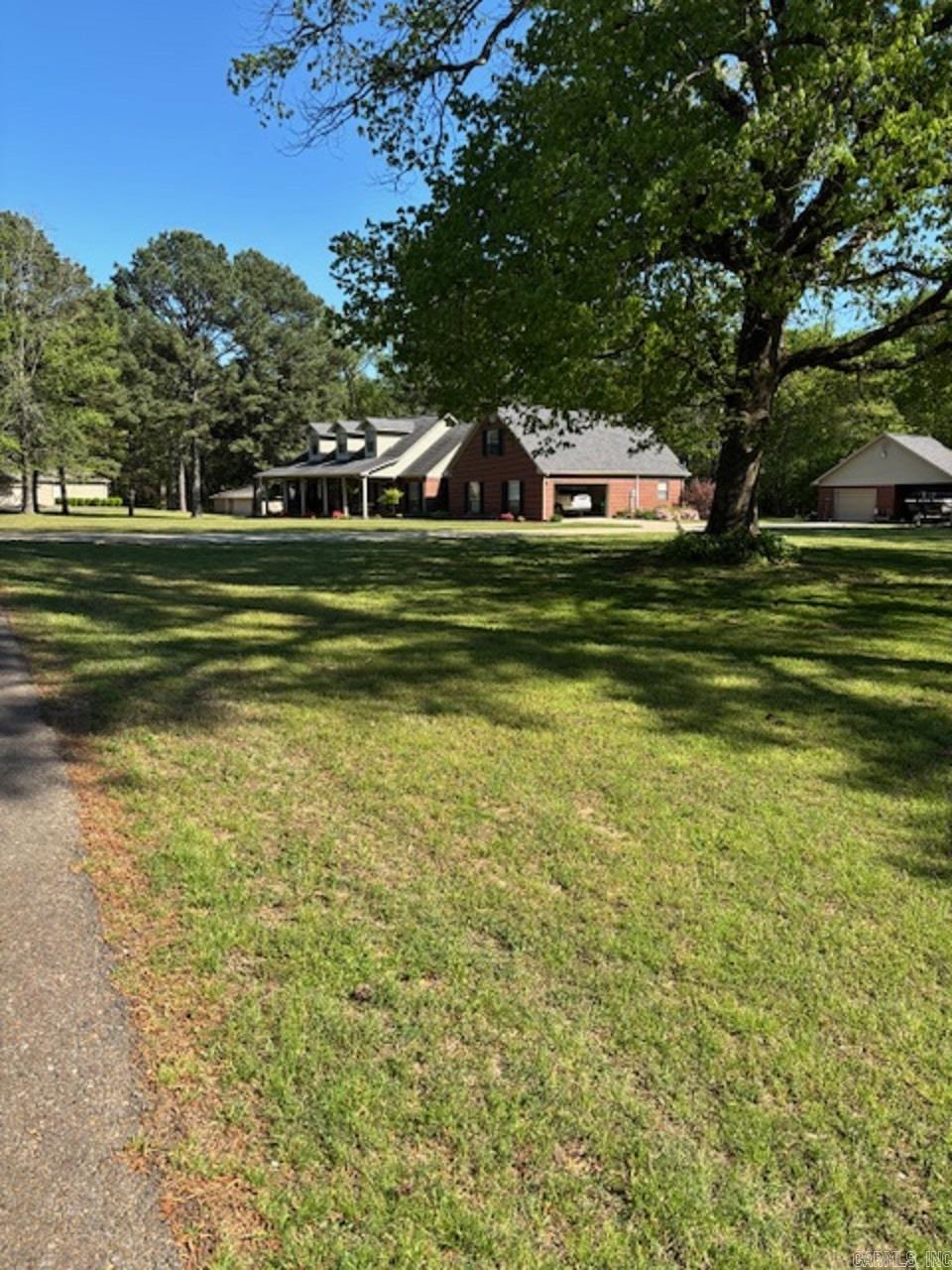 DEERWOOD ESTATES - Residential
