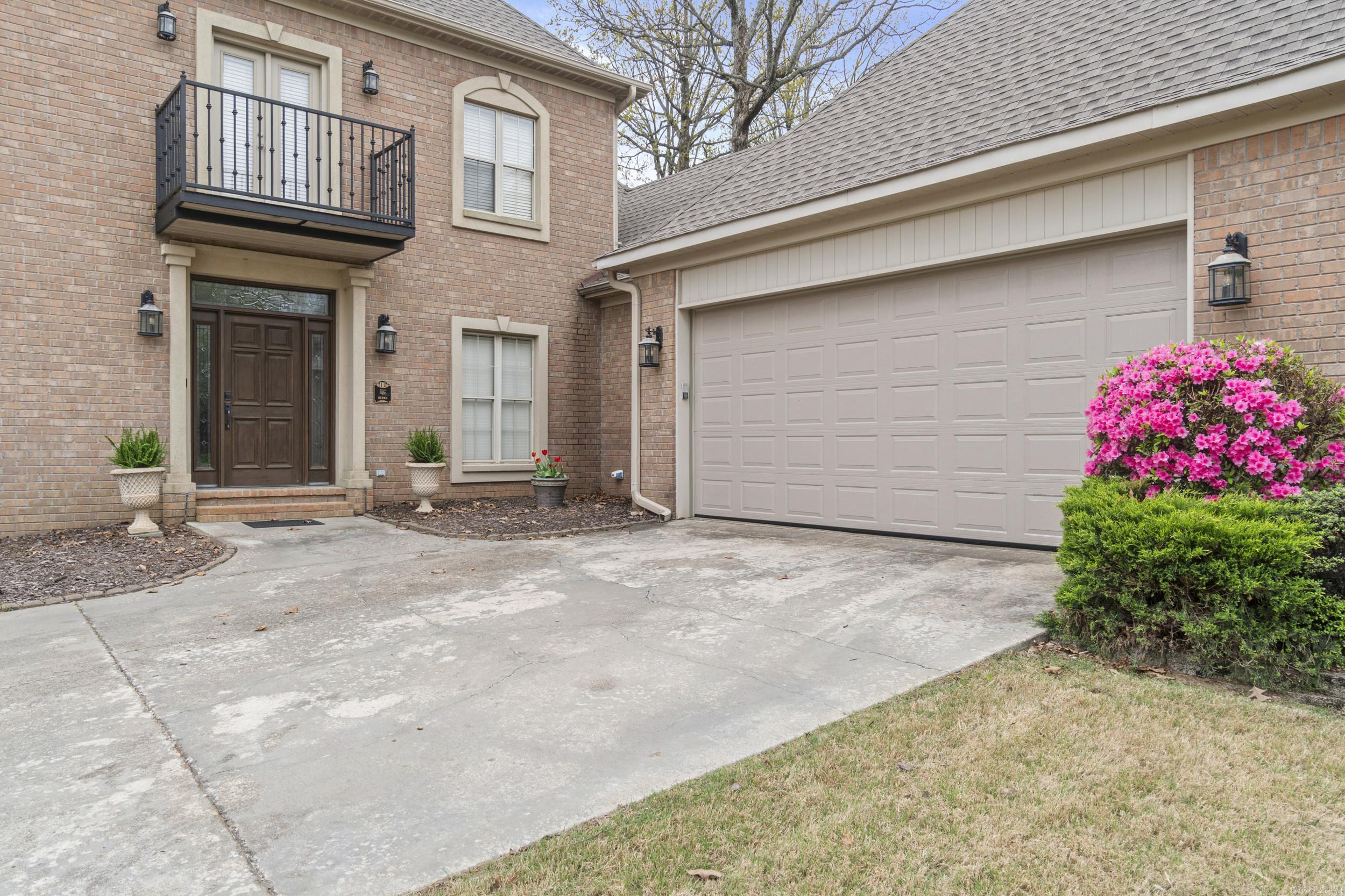 RIVER OAKS - Residential