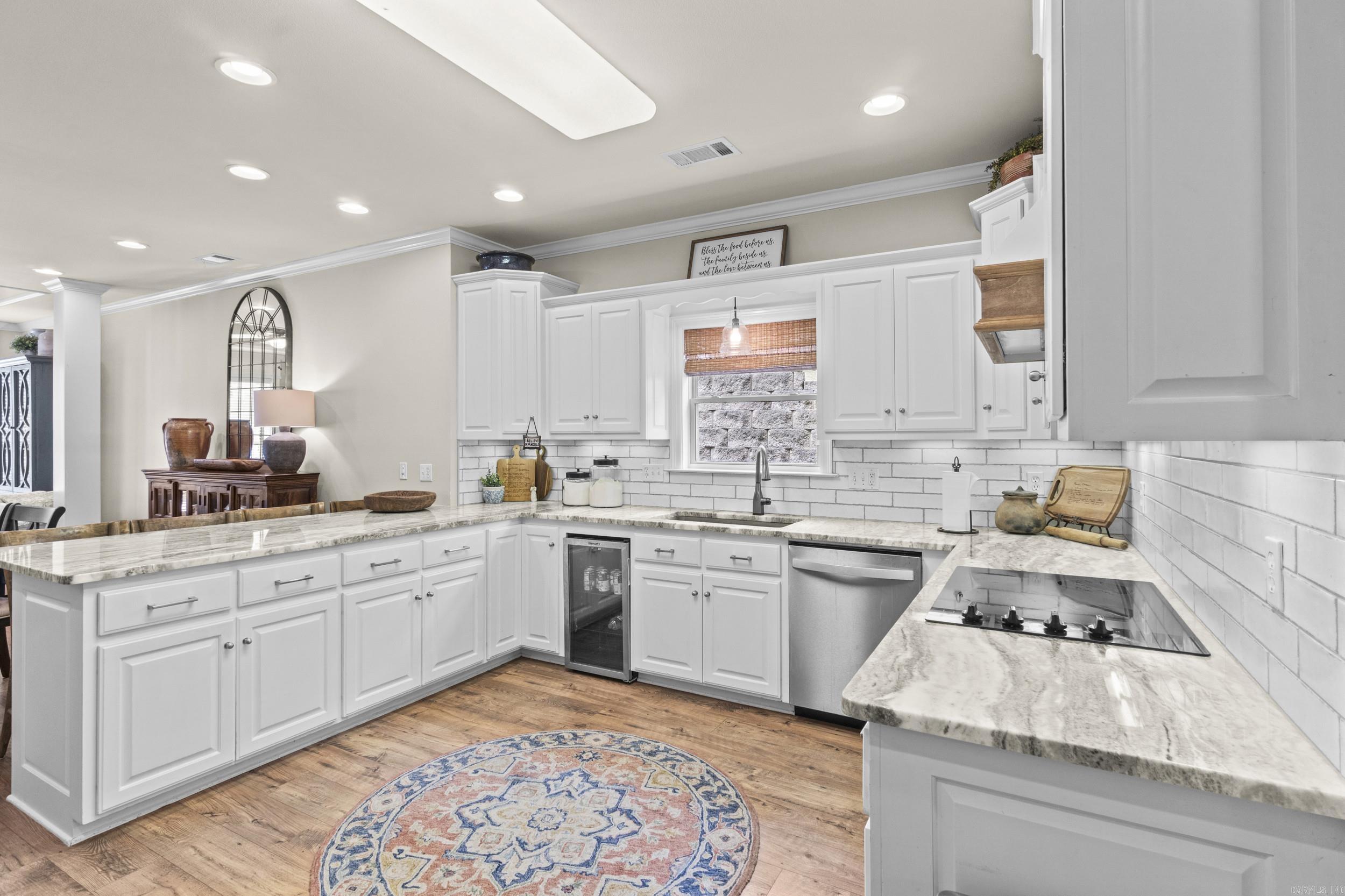 RIVER OAKS - Residential