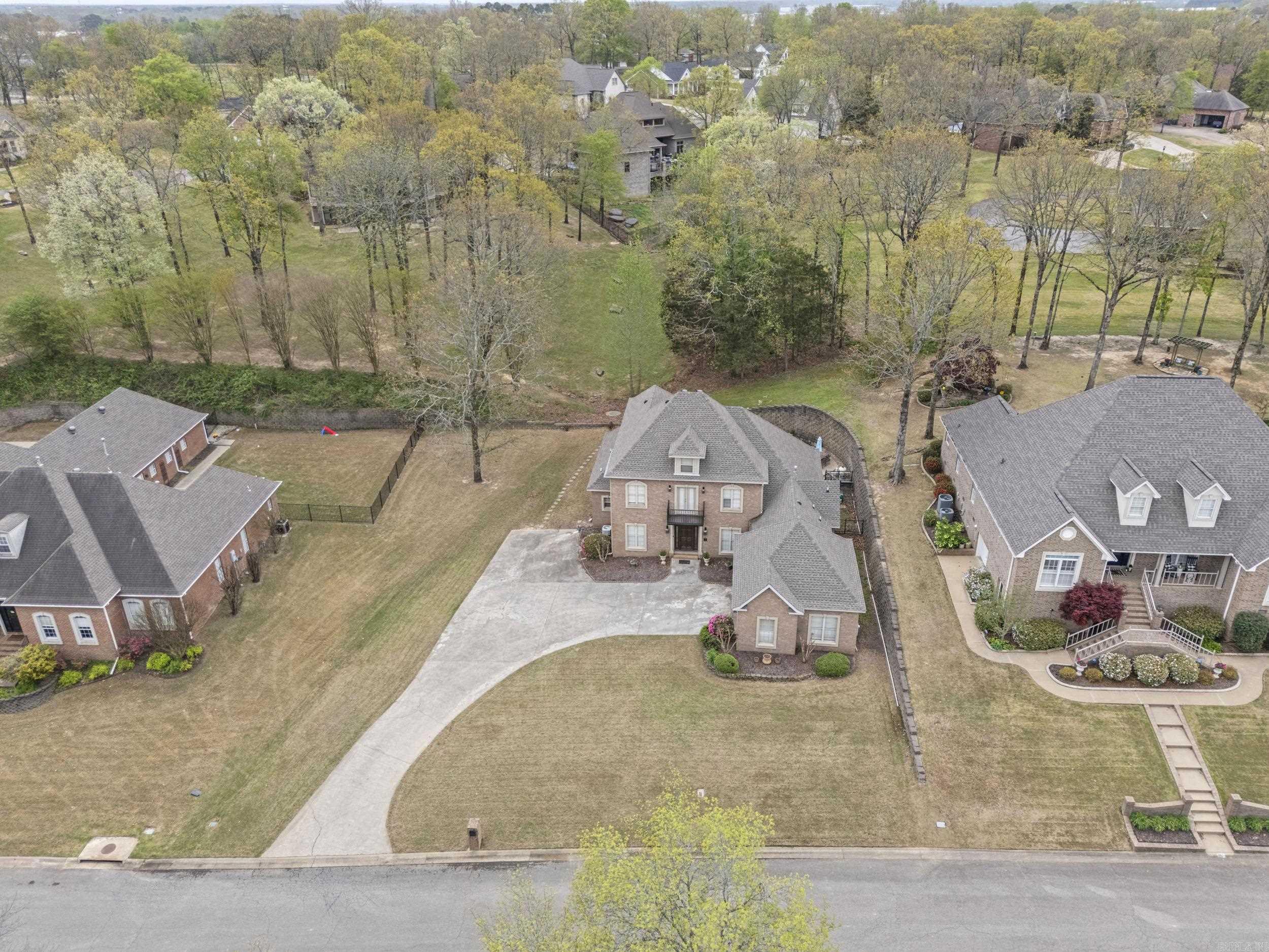 RIVER OAKS - Residential