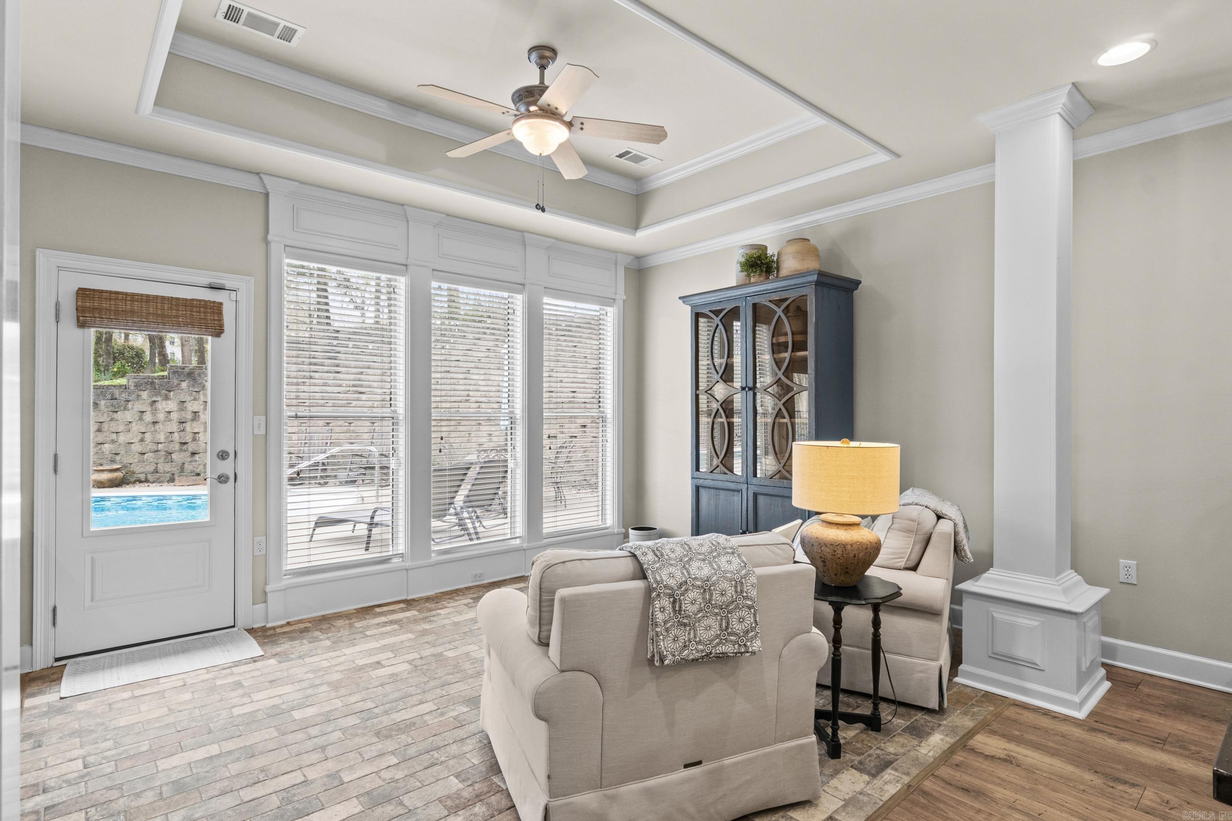 RIVER OAKS - Residential