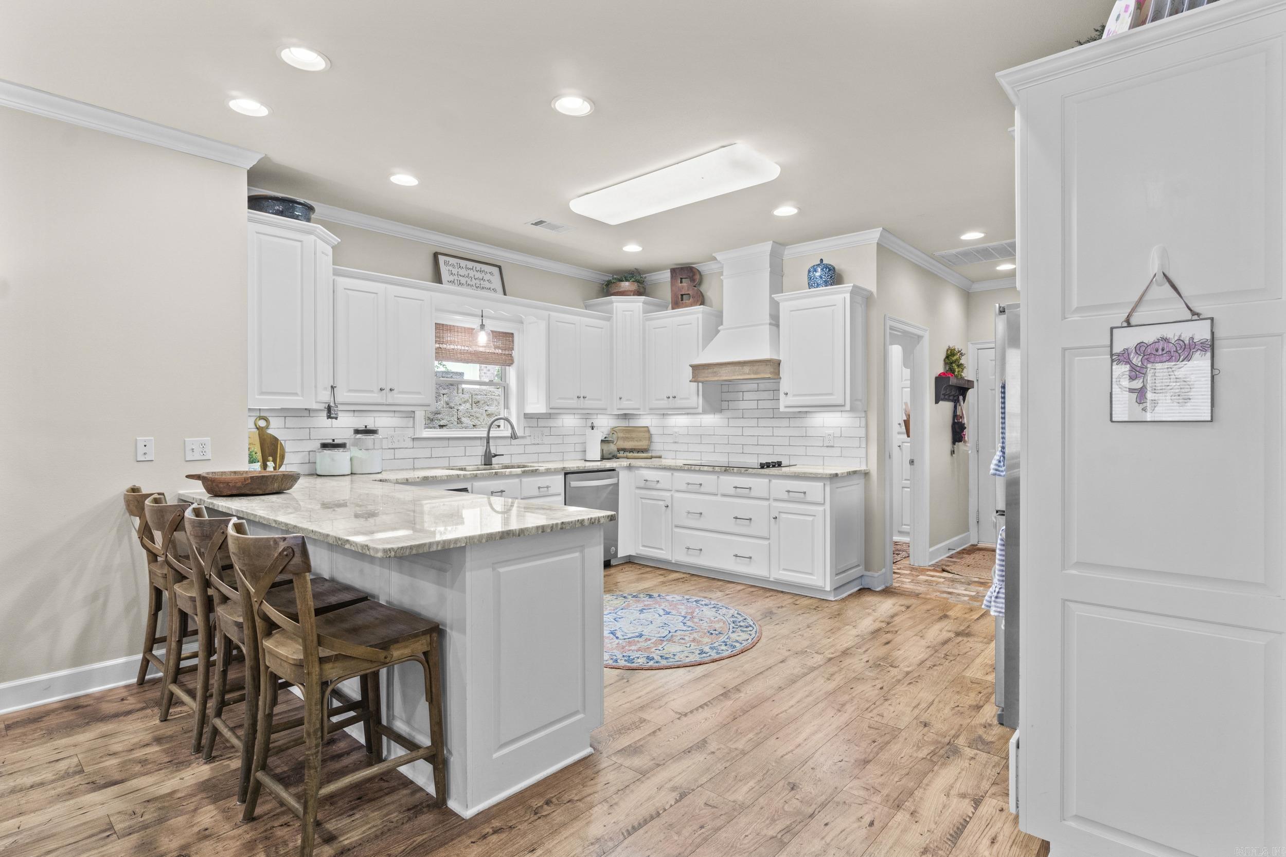 RIVER OAKS - Residential