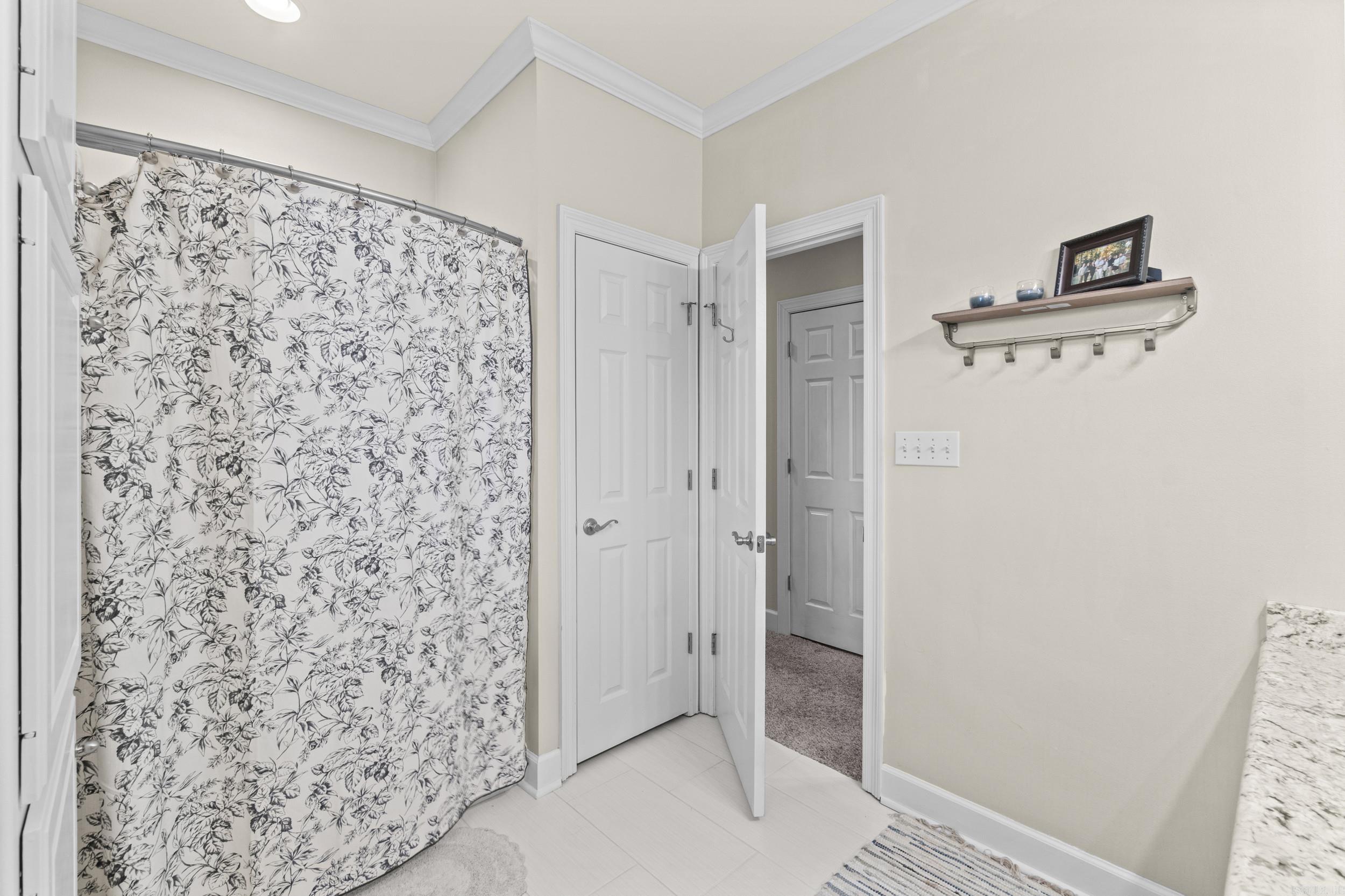 RIVER OAKS - Residential