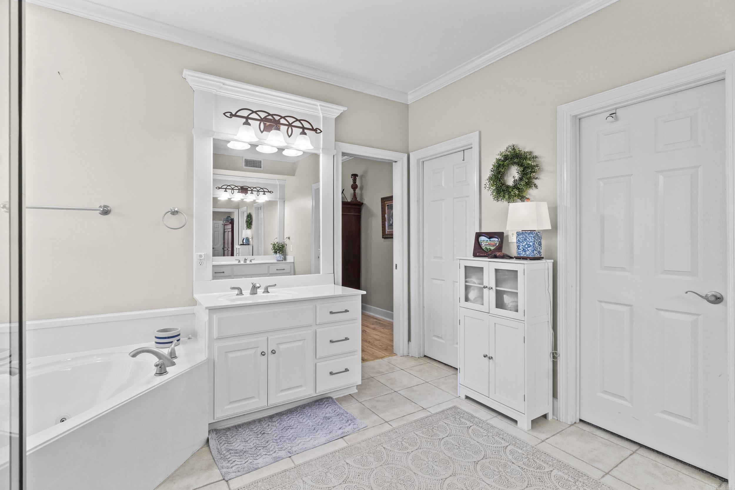 RIVER OAKS - Residential