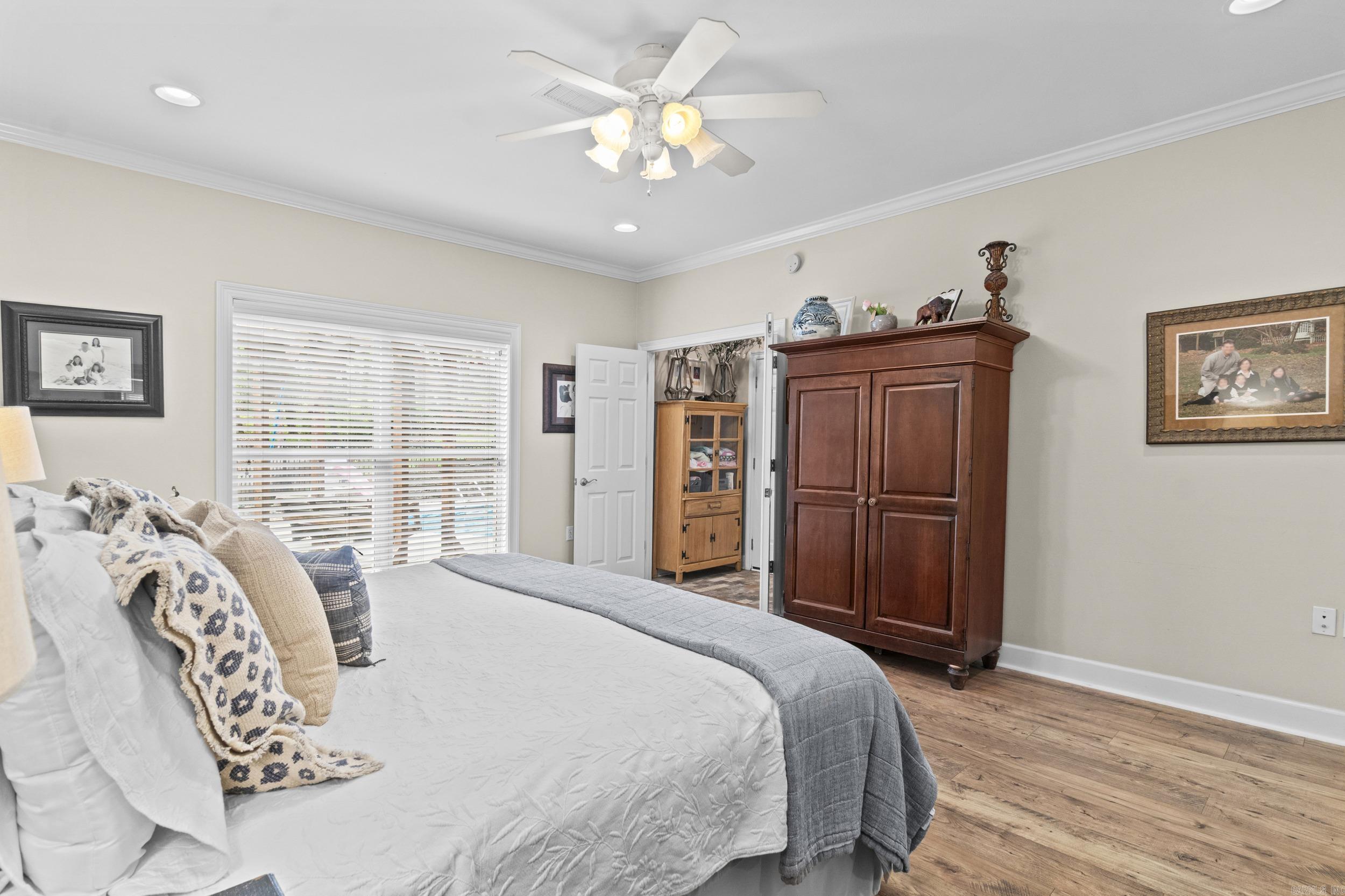 RIVER OAKS - Residential