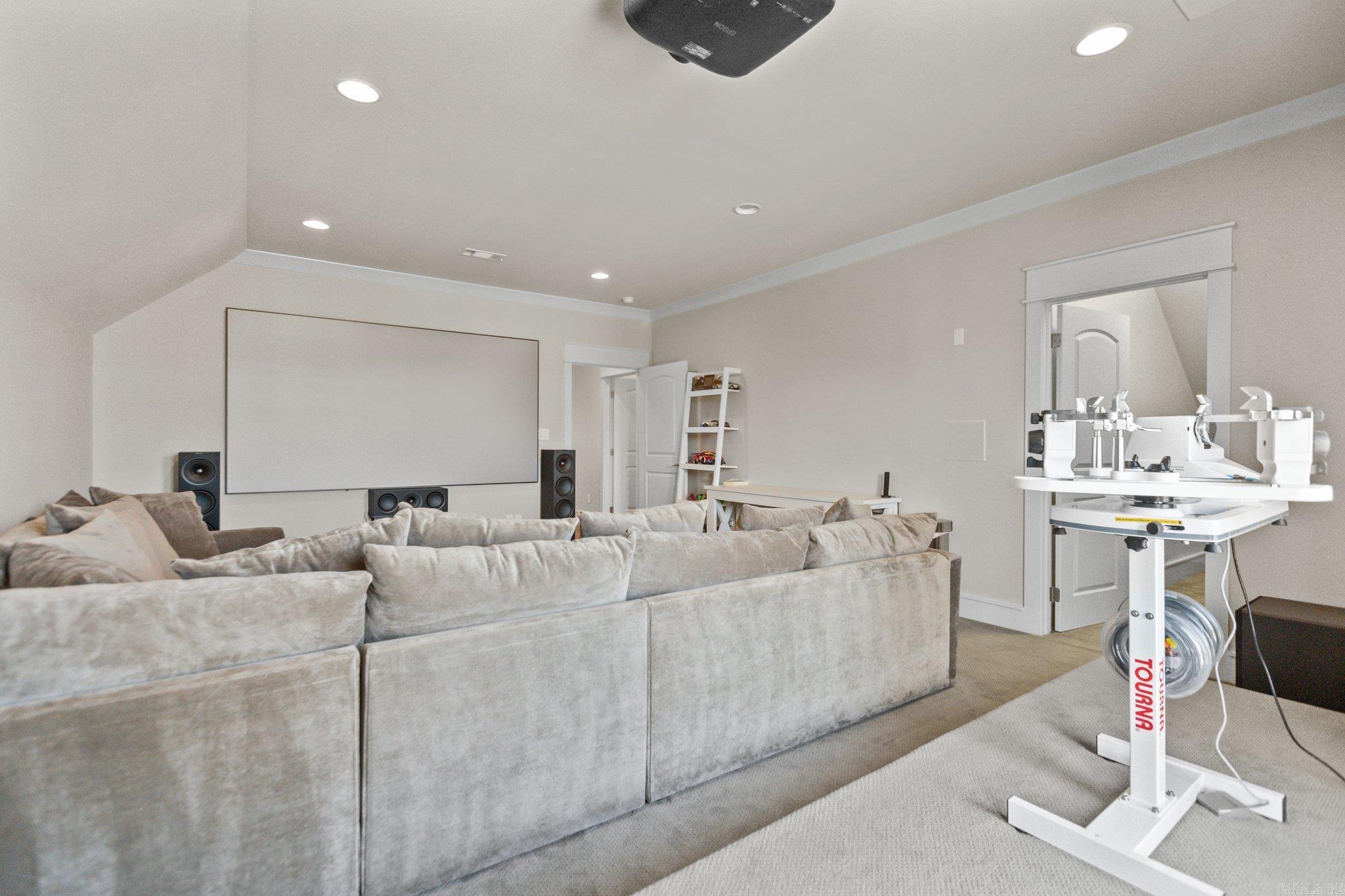 CHENAL VALLEY "MIRABEL COURT" - Residential