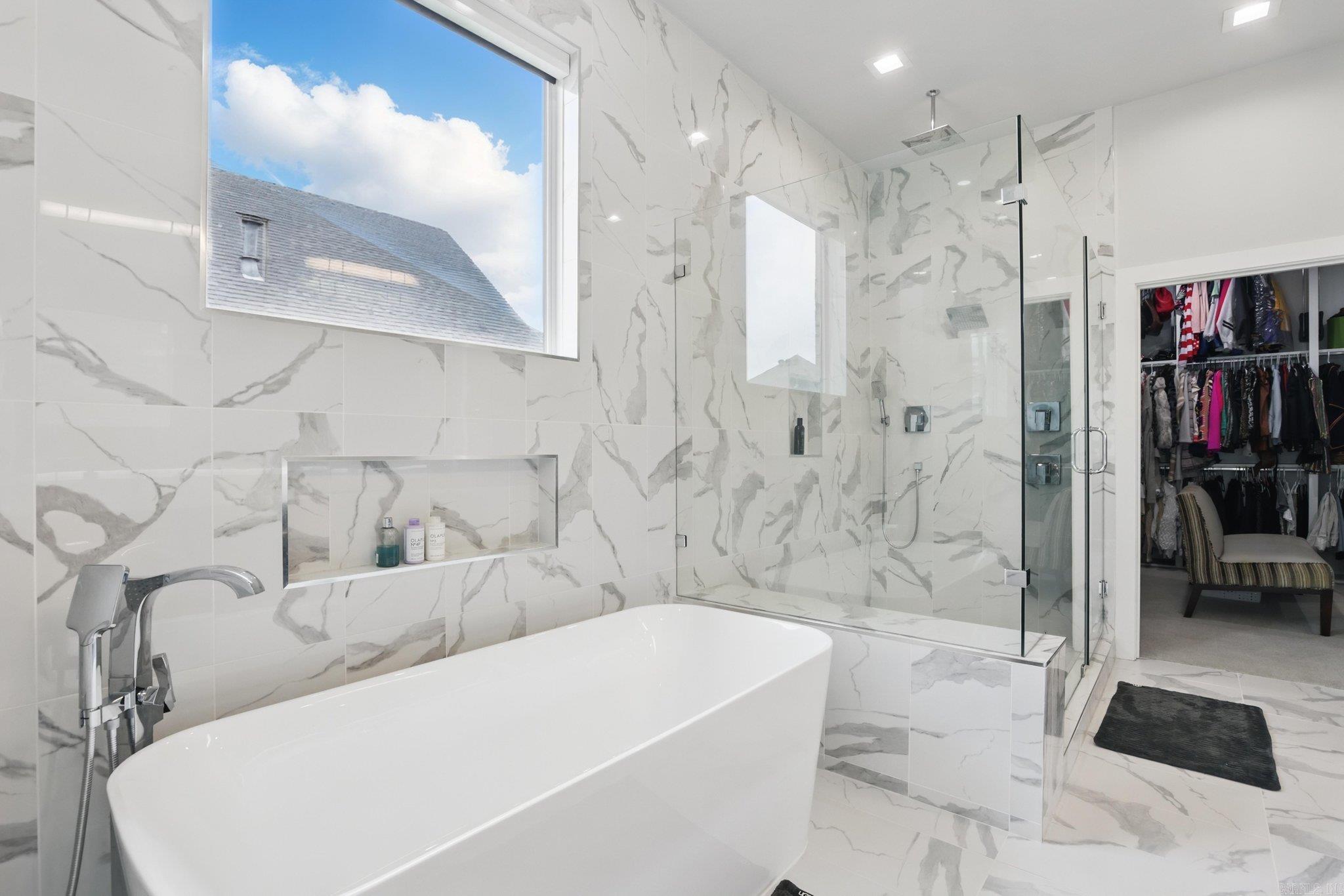 CHENAL VALLEY "CAUREL COURT" - Residential